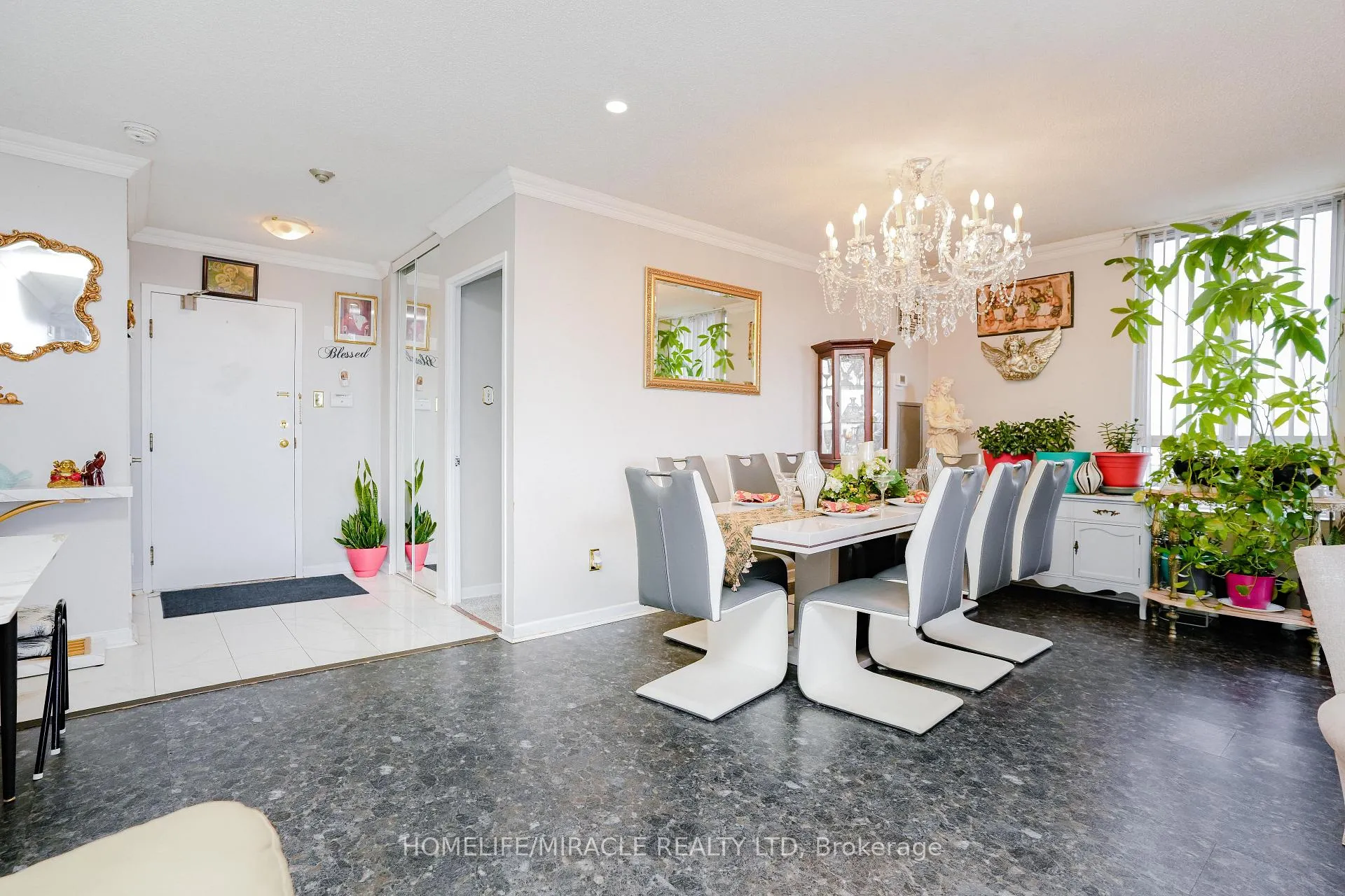 Photo 8 of Unit 1705, 26 Hanover Road, Brampton, Queen Street Corridor — HOMEH
