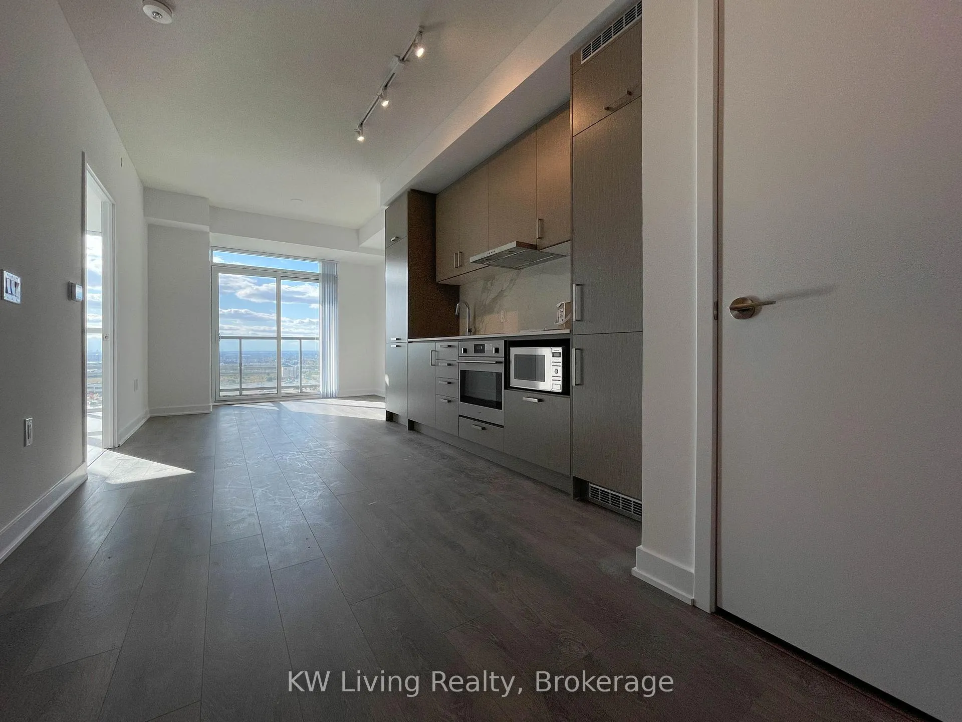 Photo 2 of Unit 1503, 60 Honeycrisp Crescent, Vaughan, Vaughan Corporate Centre — HOMEH