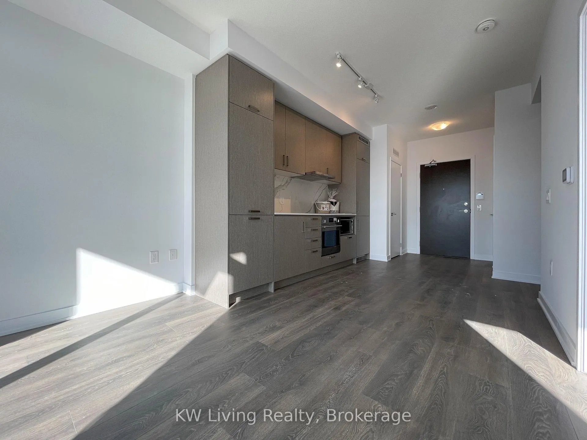 Photo 4 of Unit 1503, 60 Honeycrisp Crescent, Vaughan, Vaughan Corporate Centre — HOMEH