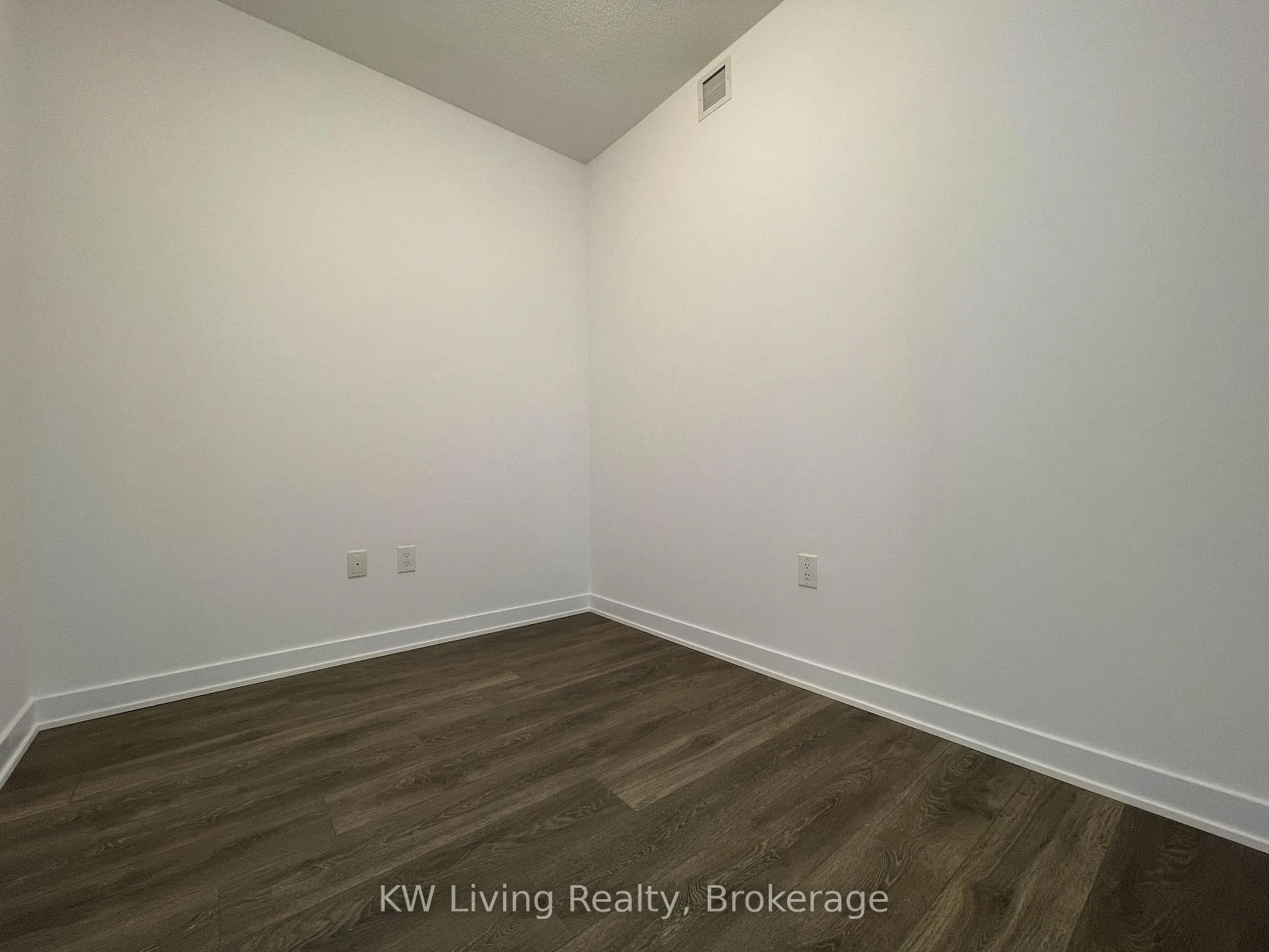 Photo 6 of Unit 1503, 60 Honeycrisp Crescent, Vaughan, Vaughan Corporate Centre — HOMEH