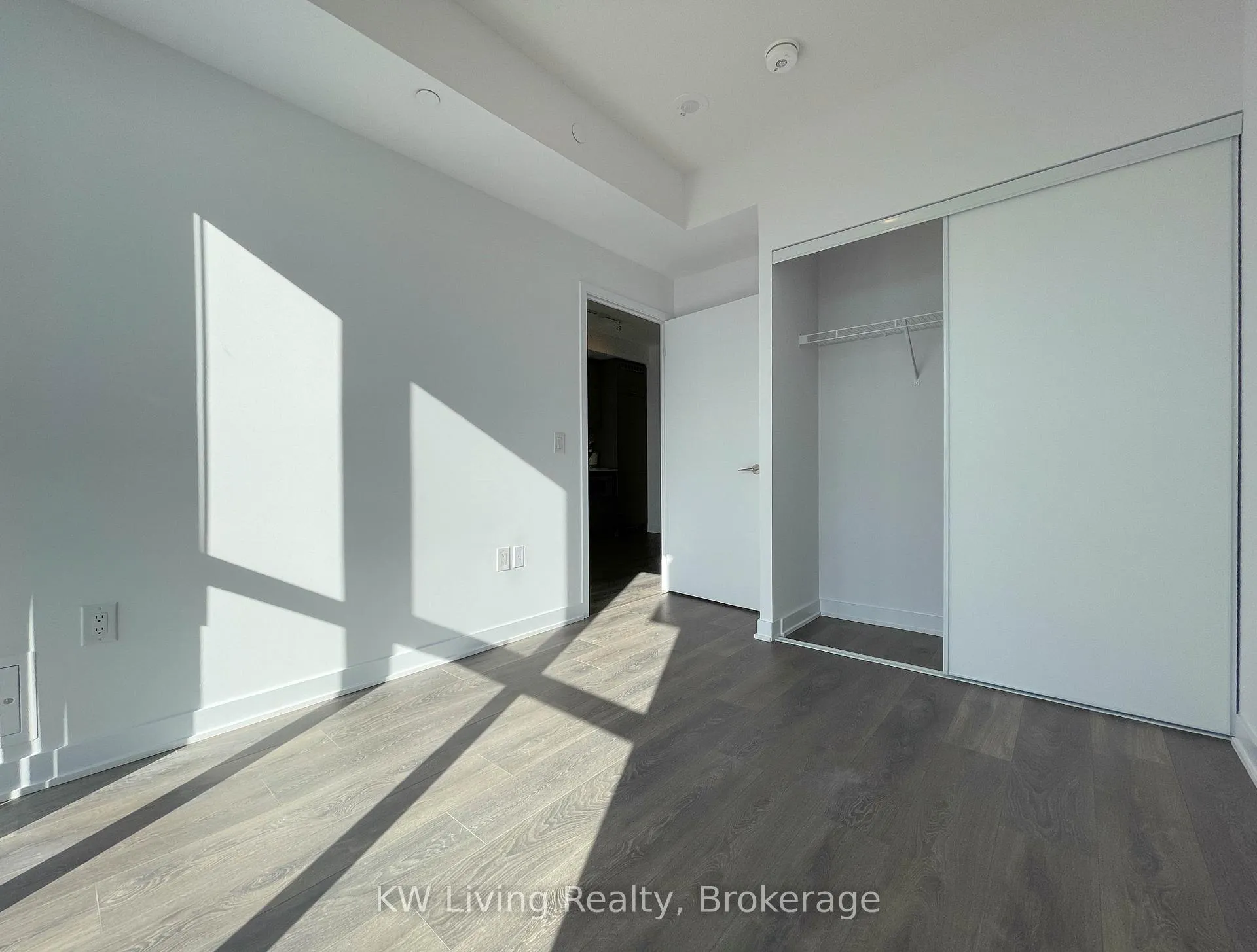 Photo 9 of Unit 1503, 60 Honeycrisp Crescent, Vaughan, Vaughan Corporate Centre — HOMEH
