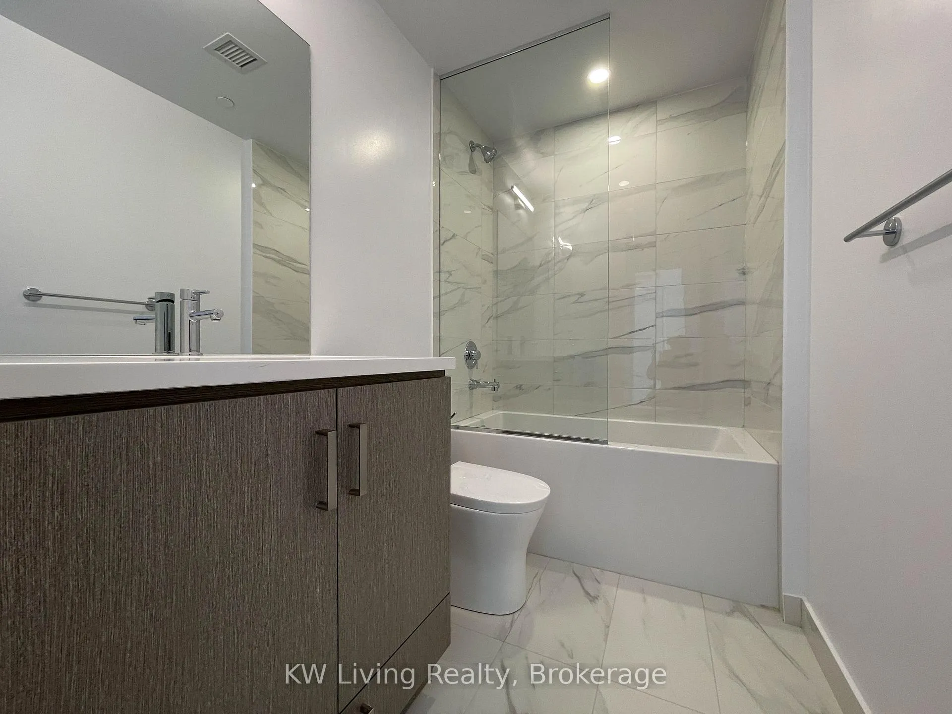 Photo 10 of Unit 1503, 60 Honeycrisp Crescent, Vaughan, Vaughan Corporate Centre — HOMEH