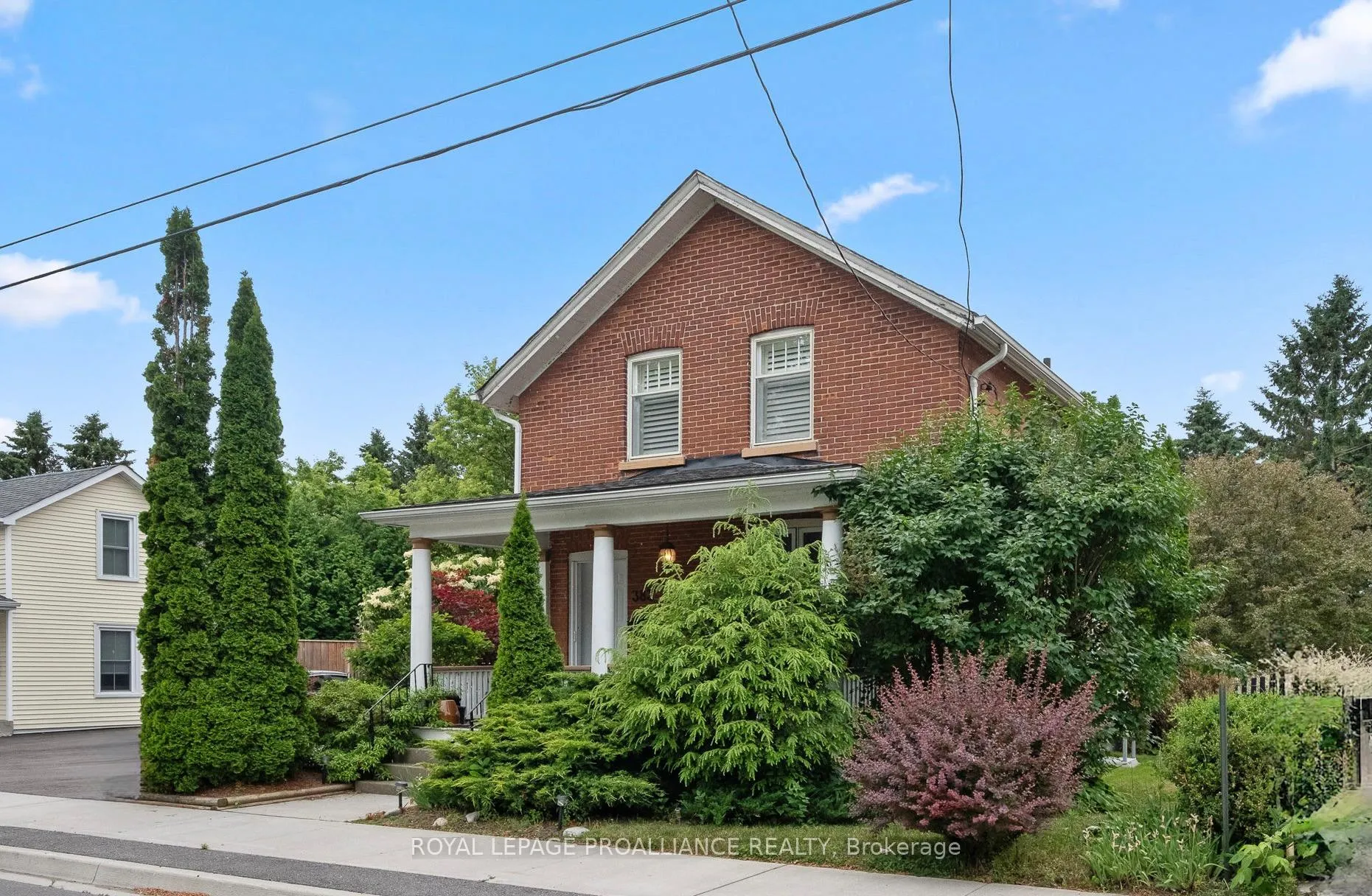 Photo 2 of 383 Mathew Street, Cobourg — HOMEH