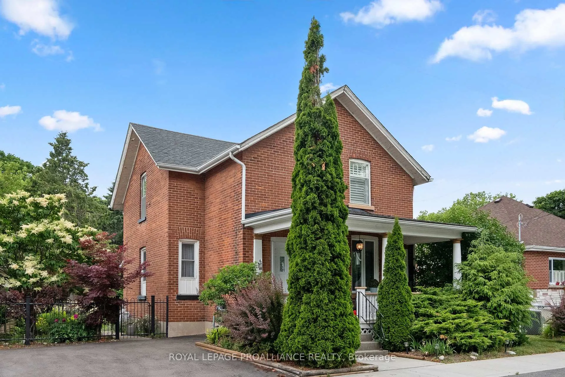 Photo 5 of 383 Mathew Street, Cobourg — HOMEH