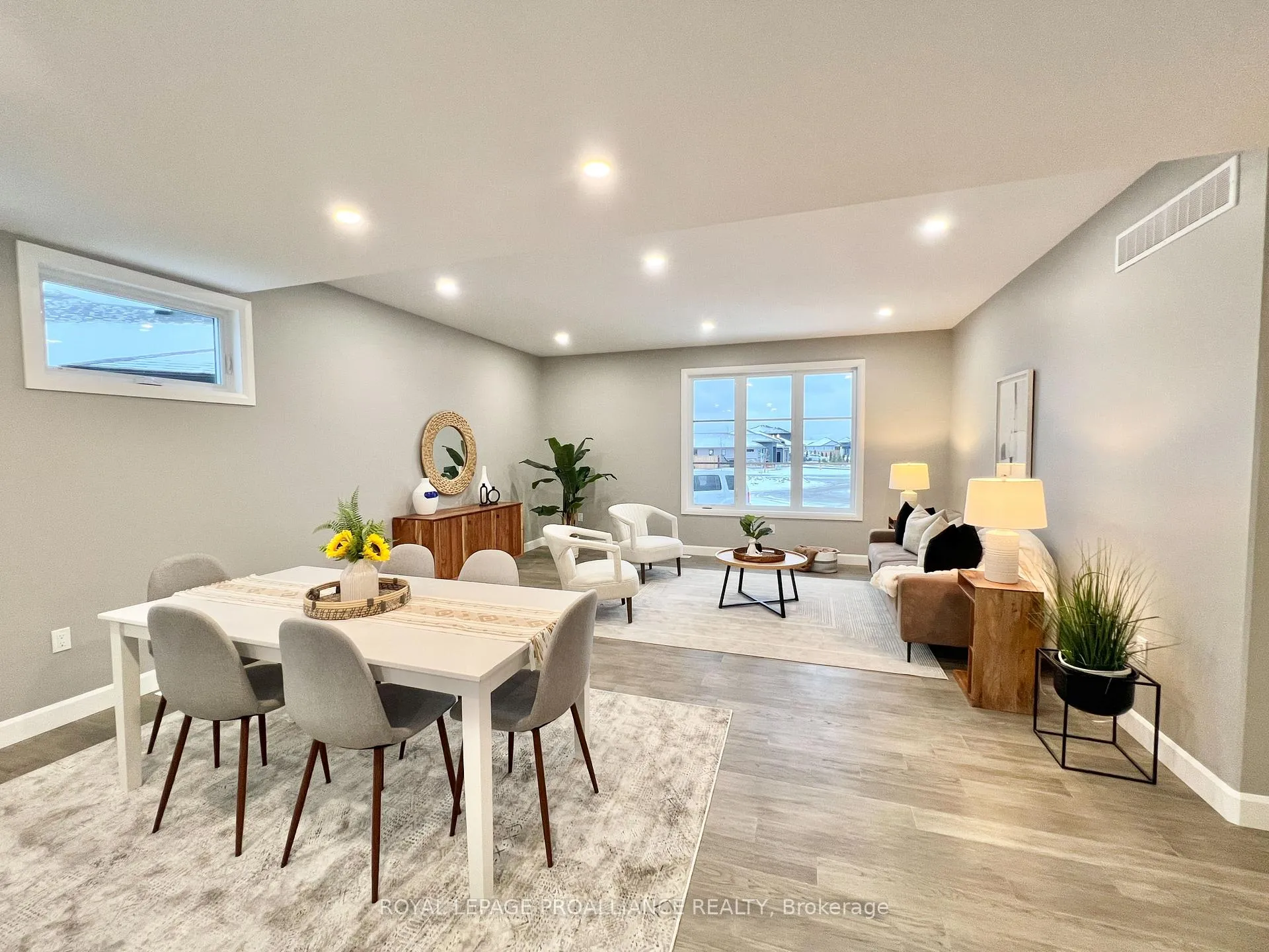 Photo 3 of 21 Horton Court, Belleville, Belleville Ward — HOMEH