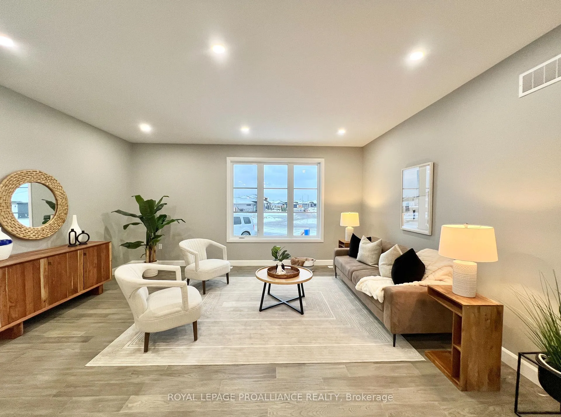 Photo 4 of 21 Horton Court, Belleville, Belleville Ward — HOMEH
