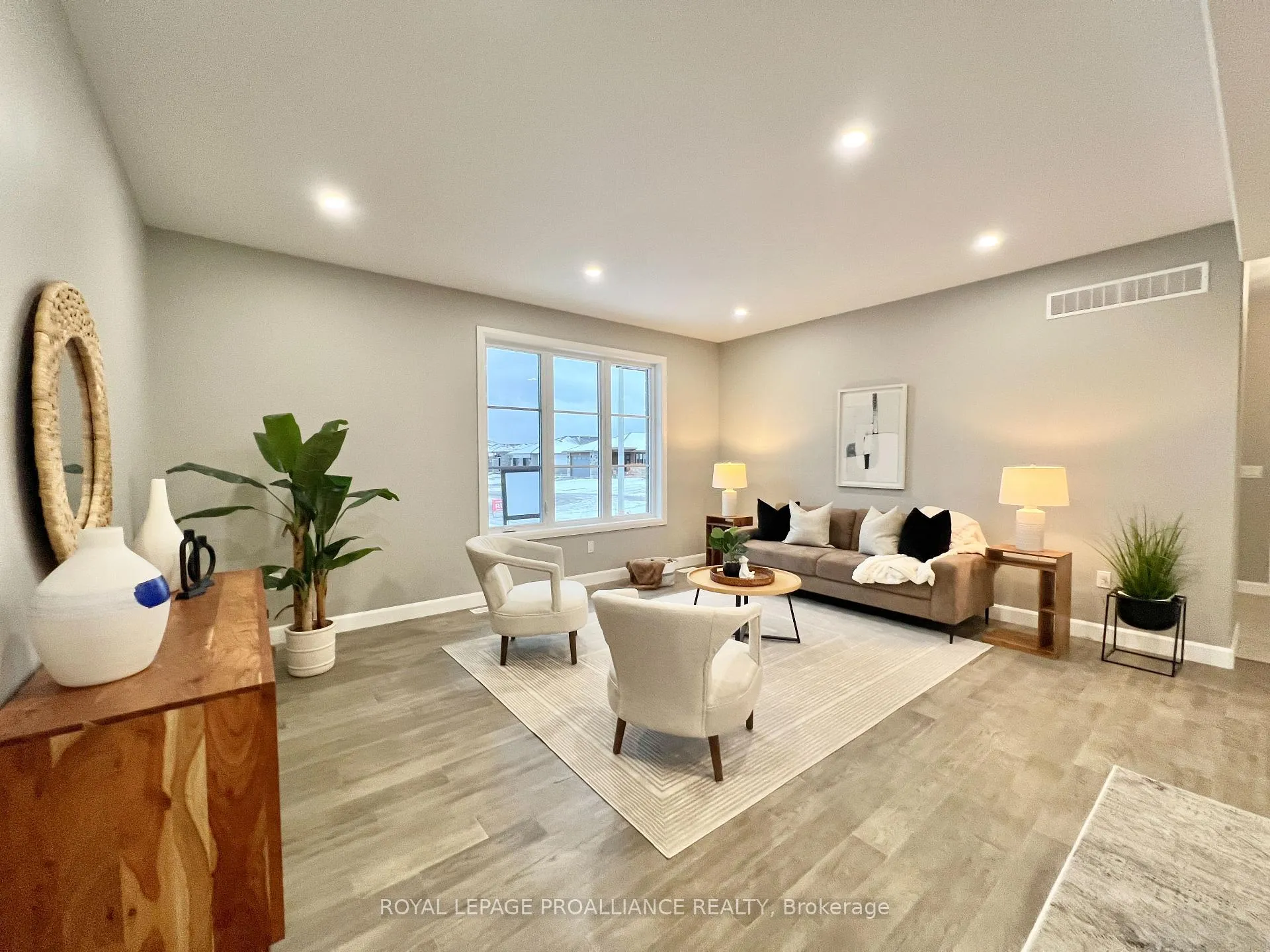 Photo 5 of 21 Horton Court, Belleville, Belleville Ward — HOMEH