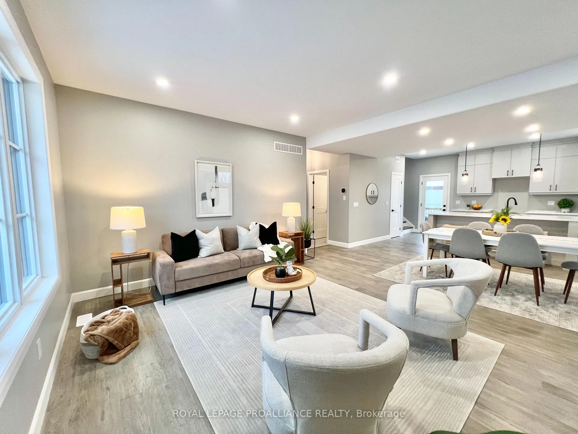 Photo 6 of 21 Horton Court, Belleville, Belleville Ward — HOMEH