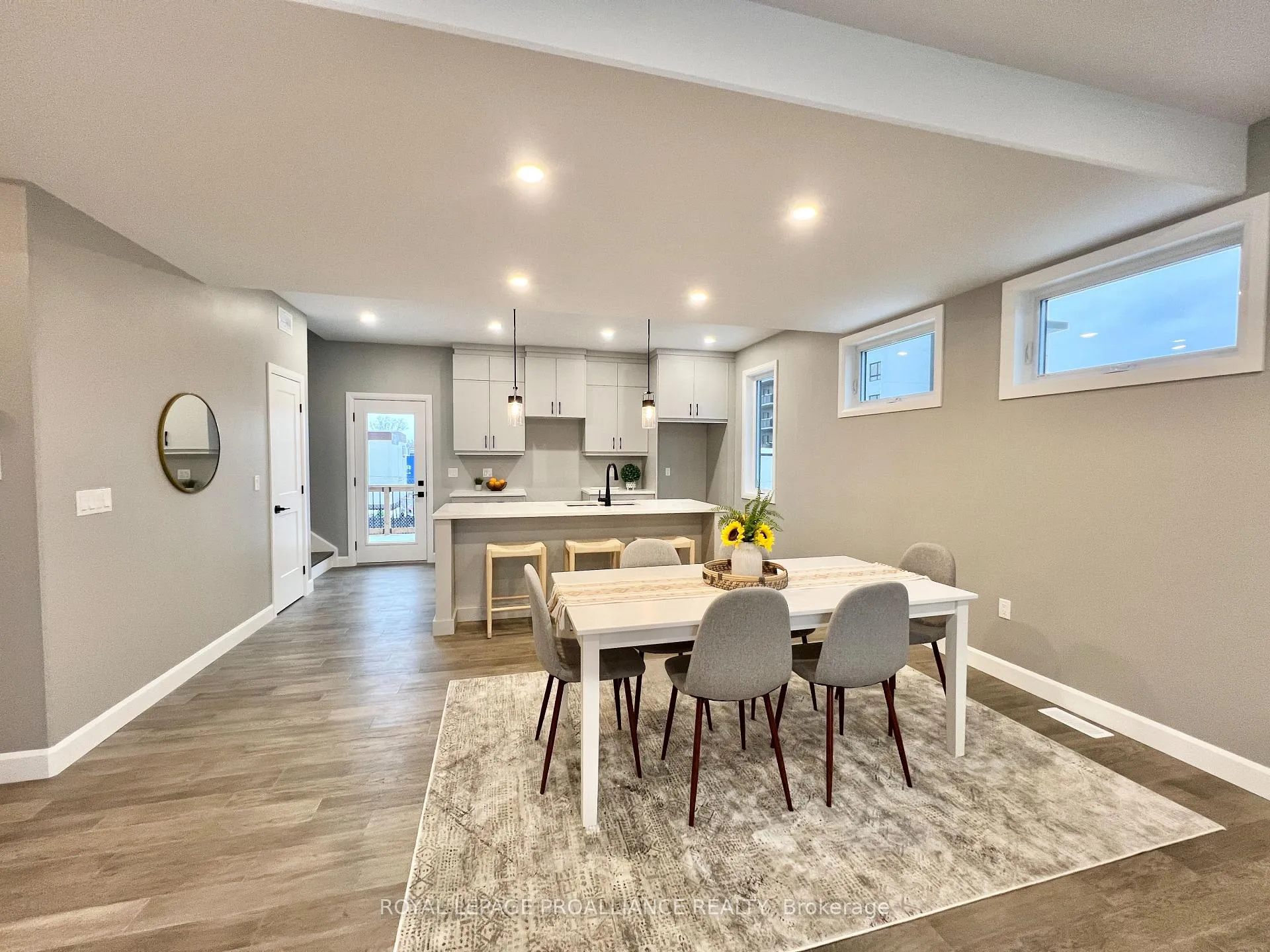 Photo 8 of 21 Horton Court, Belleville, Belleville Ward — HOMEH