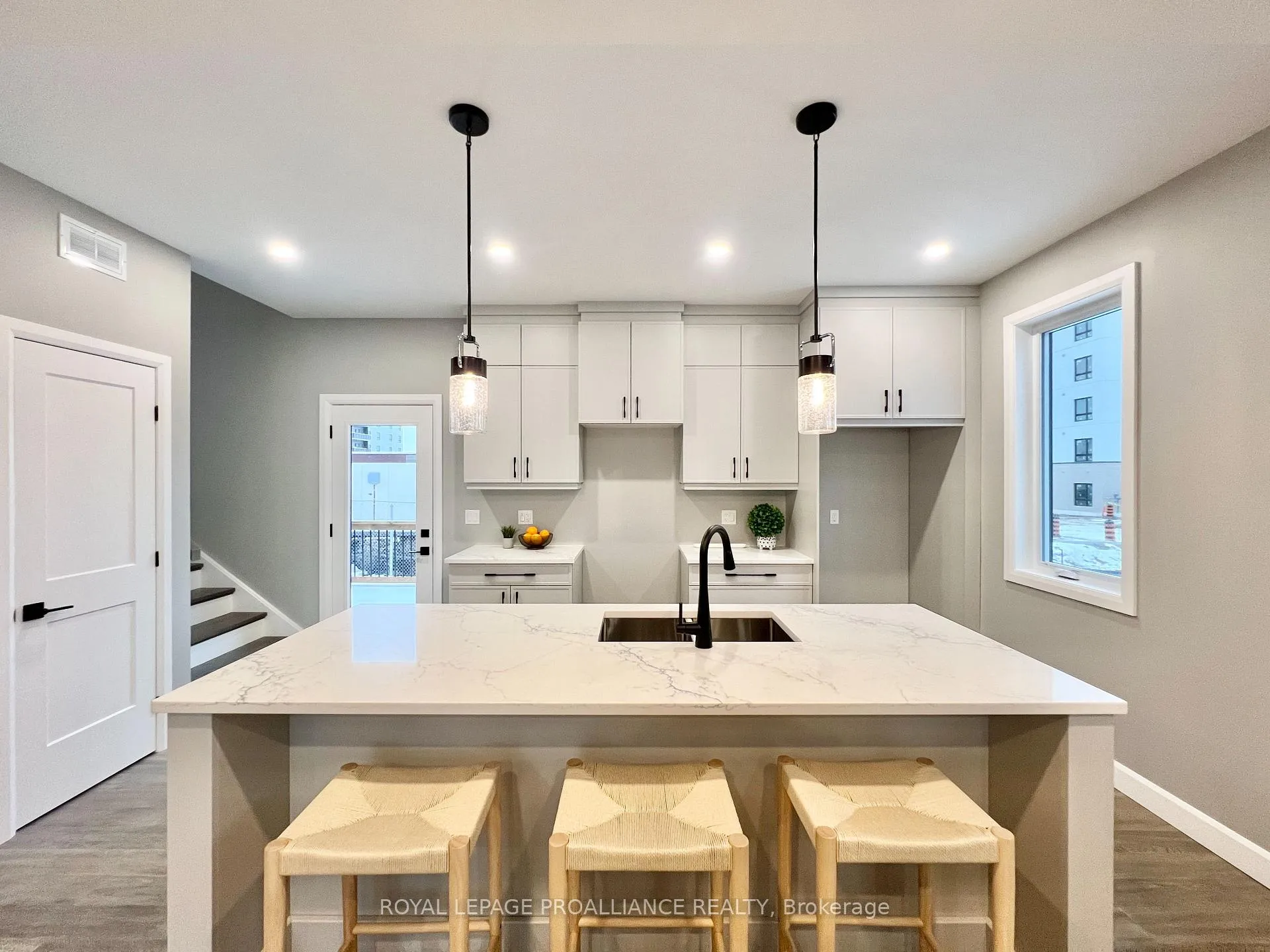 Photo 11 of 21 Horton Court, Belleville, Belleville Ward — HOMEH
