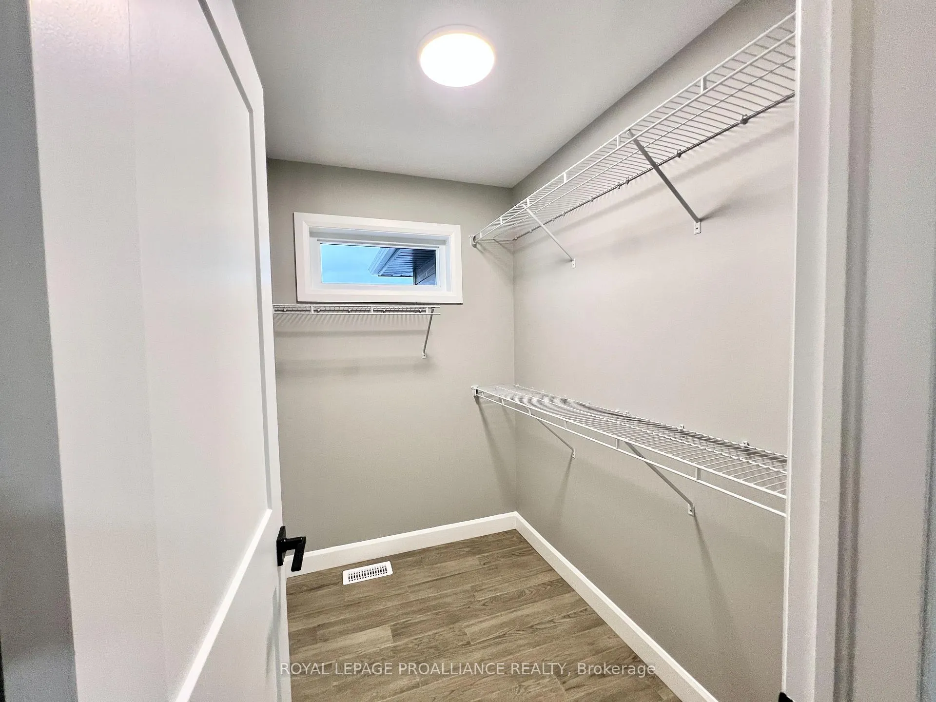 Photo 17 of 21 Horton Court, Belleville, Belleville Ward — HOMEH