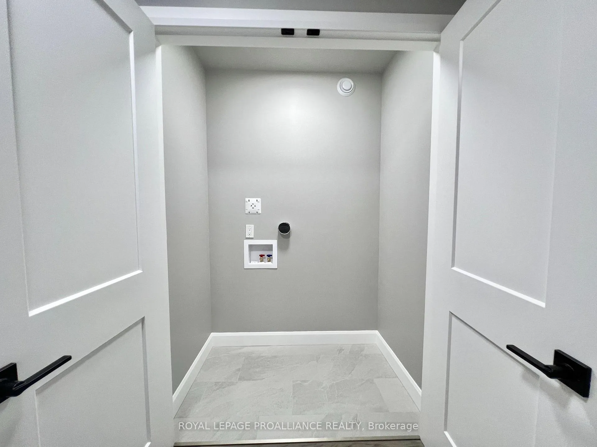 Photo 18 of 21 Horton Court, Belleville, Belleville Ward — HOMEH
