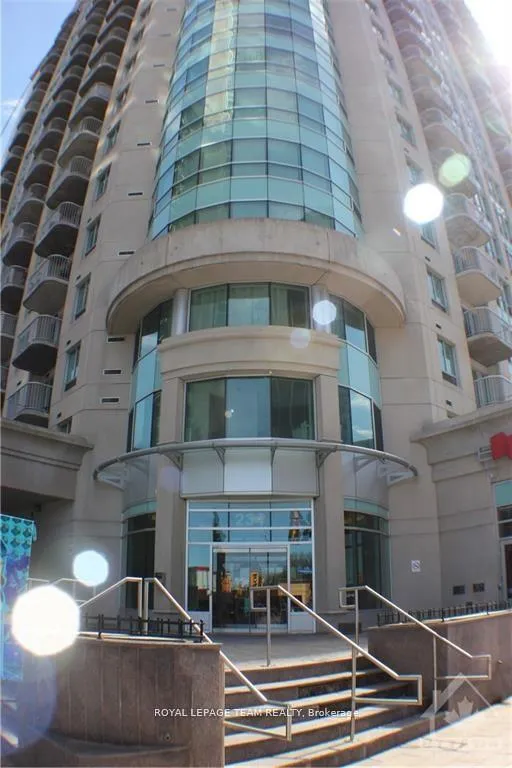 Front of Unit 1011, 234 Rideau Street