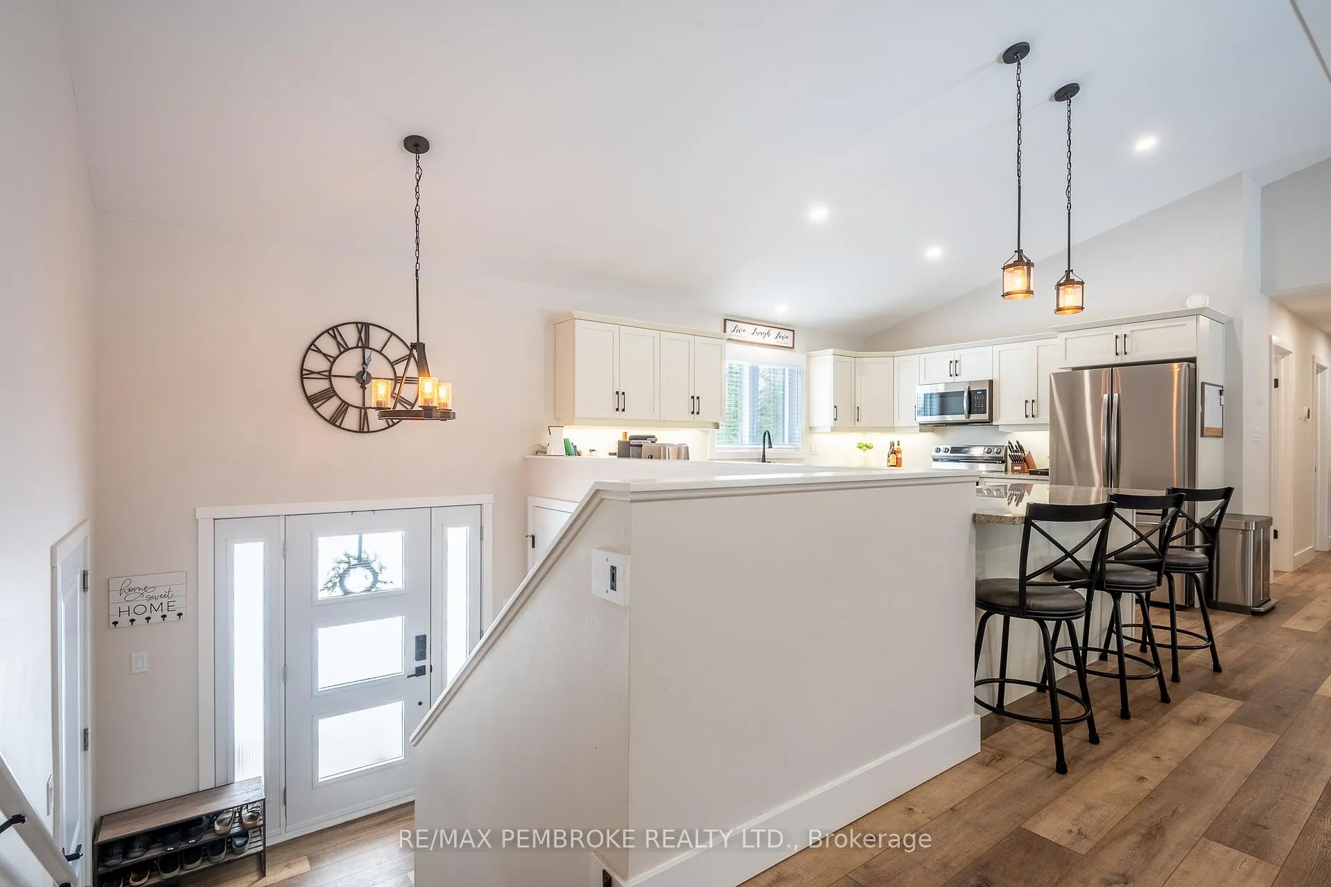 Photo 14 of 13 Rantz Road, Petawawa — HOMEH
