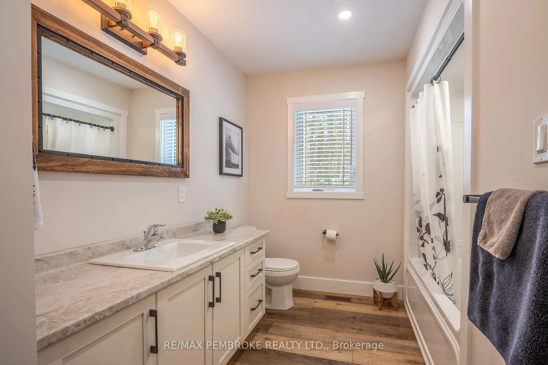 Photo 33 of 13 Rantz Road, Petawawa — HOMEH
