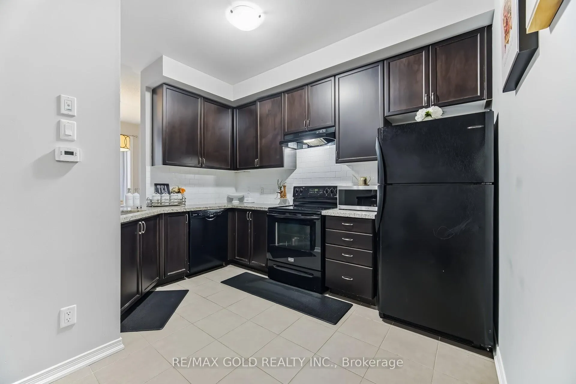 Photo 4 of 57 Utopia Way, Brampton, Bram East — HOMEH