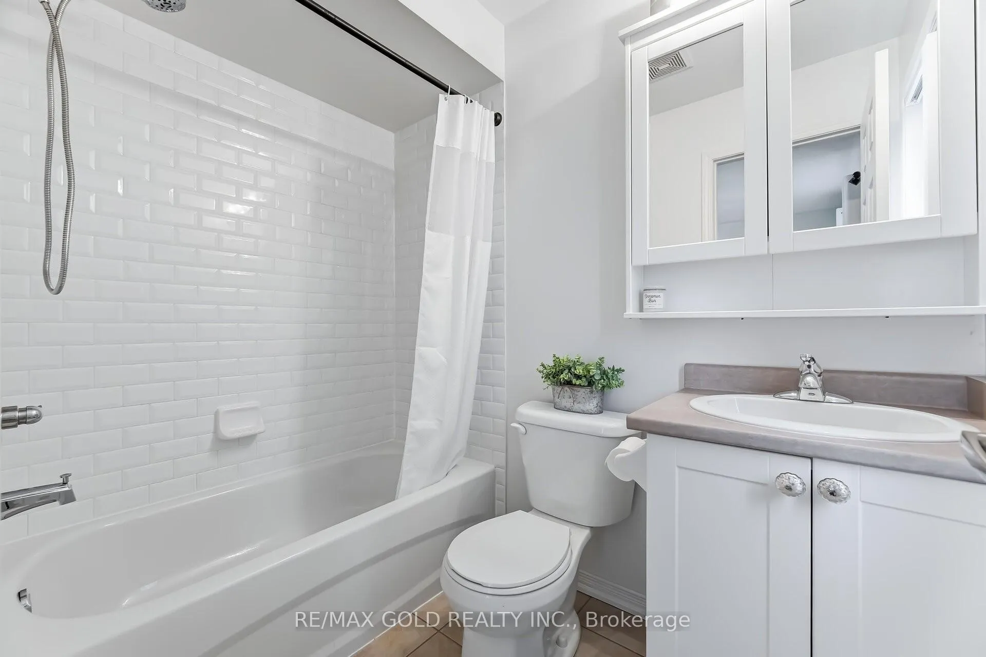 Photo 9 of 57 Utopia Way, Brampton, Bram East — HOMEH