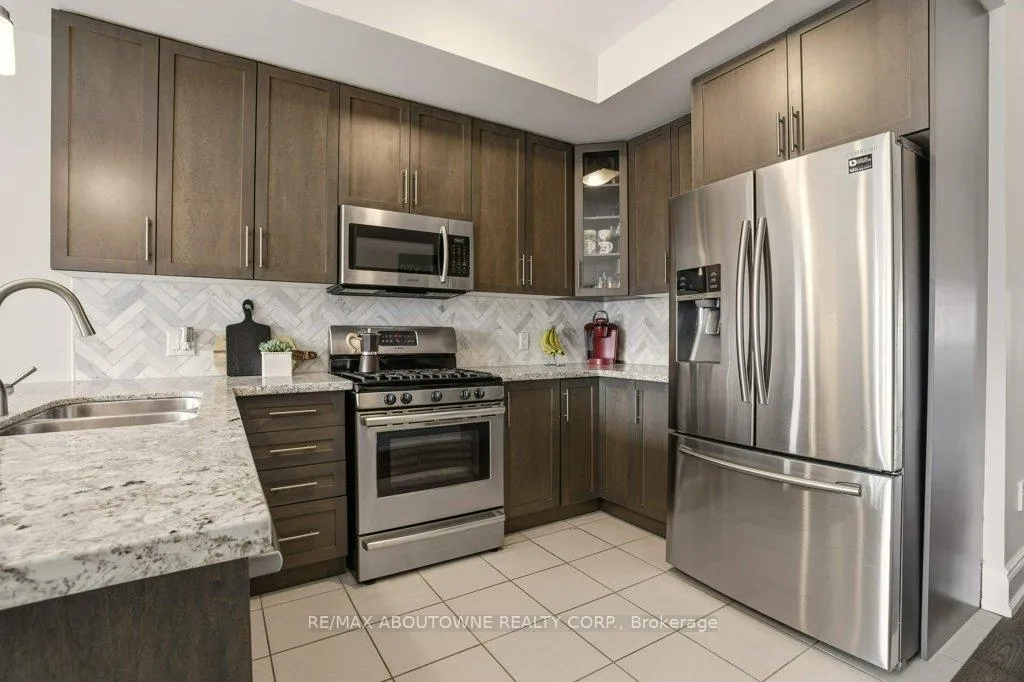 Photo 4 of 4174 Galileo Common, Burlington, Shoreacres — HOMEH
