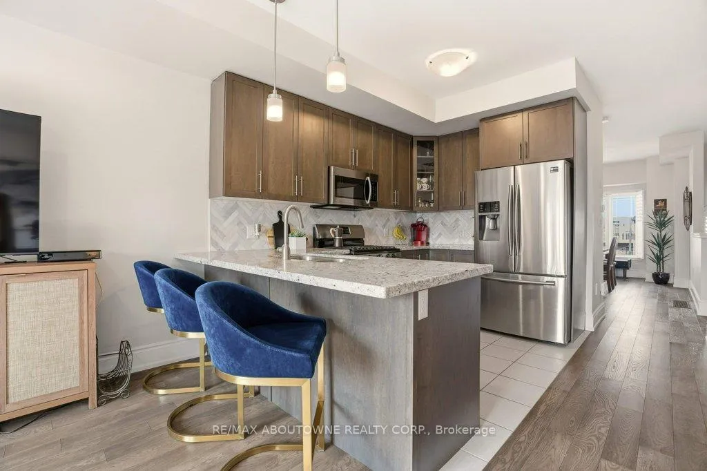 Photo 5 of 4174 Galileo Common, Burlington, Shoreacres — HOMEH