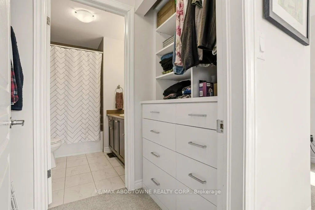 Photo 15 of 4174 Galileo Common, Burlington, Shoreacres — HOMEH