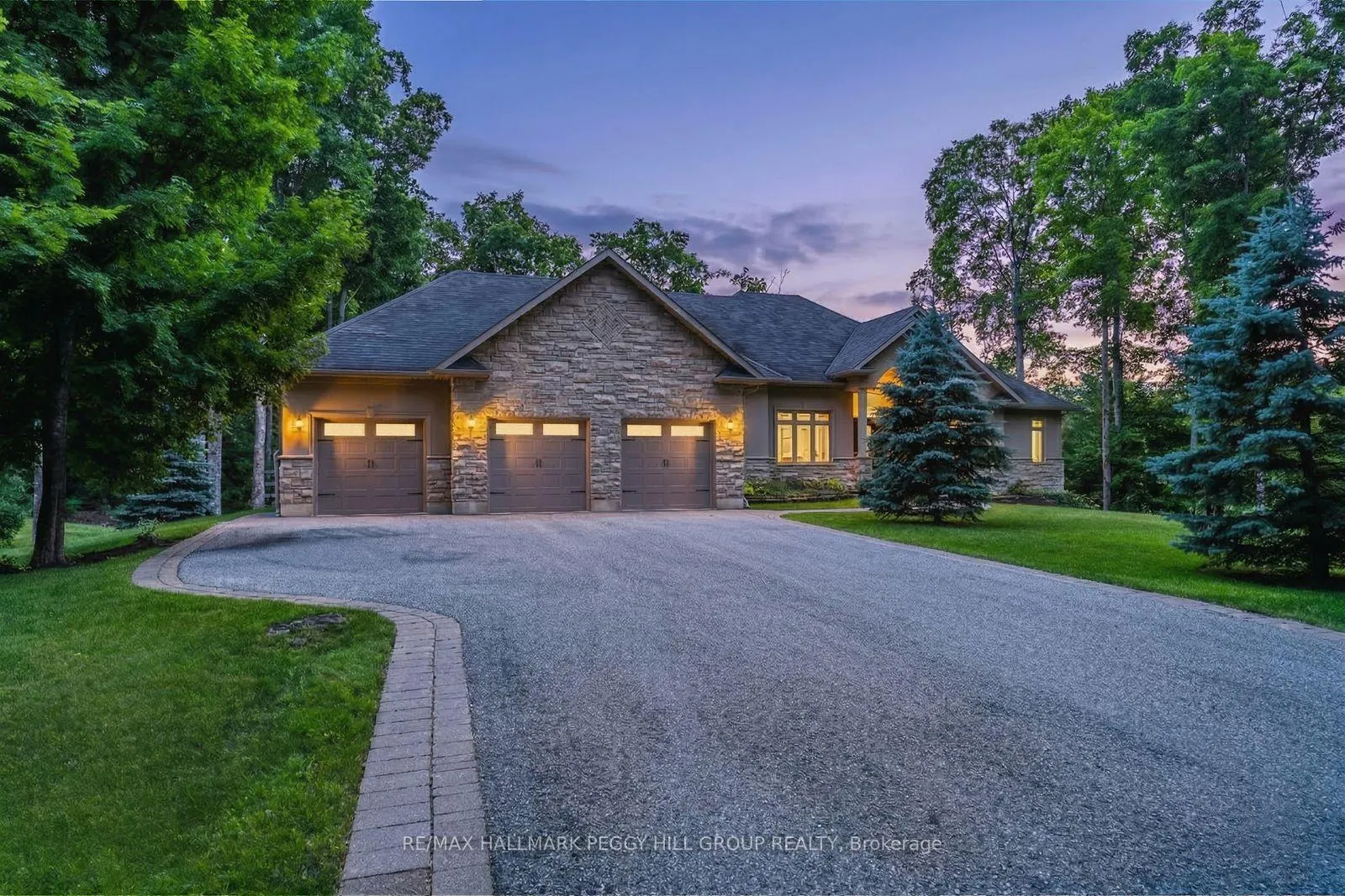 Photo 2 of 32 Gallagher Crescent, Springwater, Midhurst — HOMEH