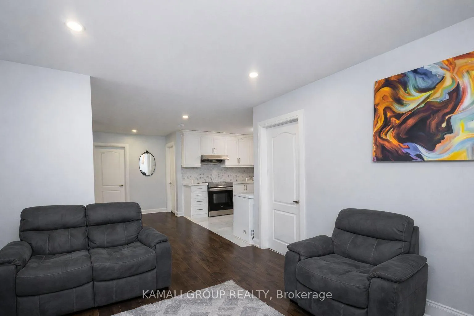 Photo 5 of Unit Unit 2, 449 Kenilworth Avenue N, Hamilton, Industrial Sector — HOMEH