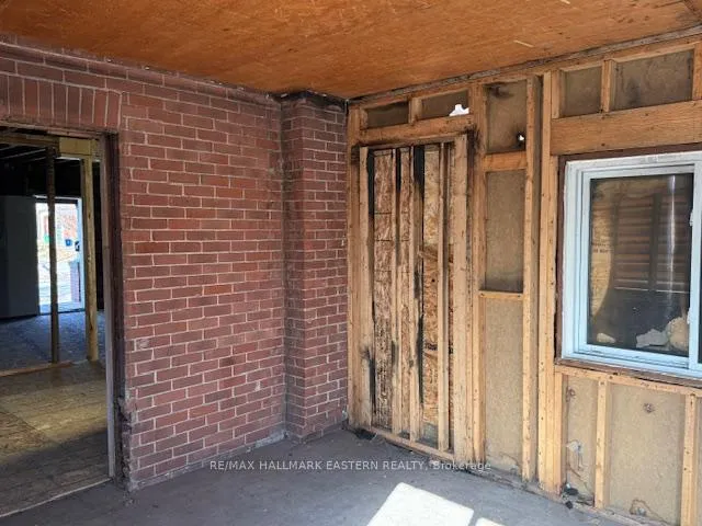 Photo 8 of 585 Bolivar Street, Peterborough, Town Ward 3 — HOMEH