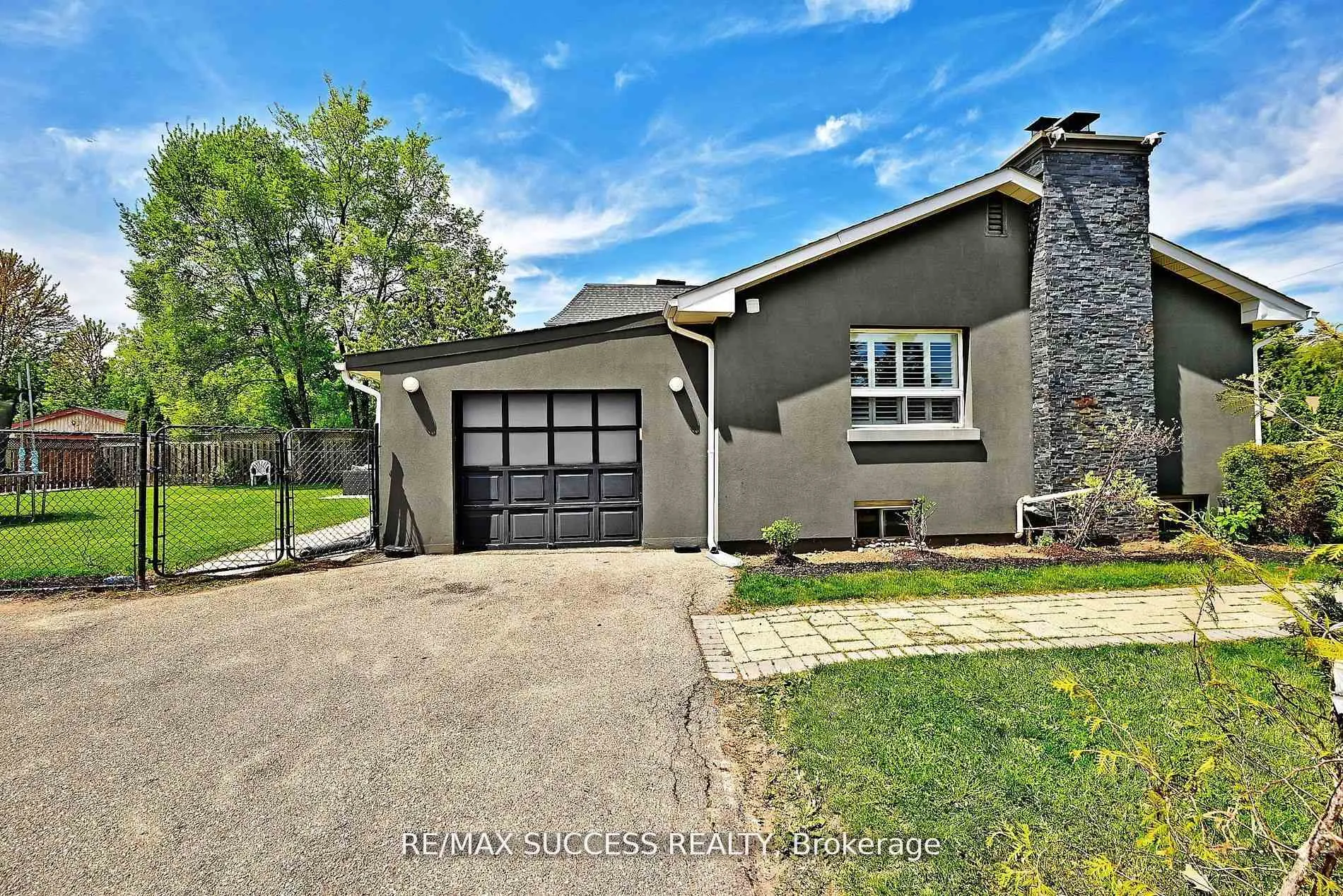 Photo 5 of 492 Sherin Drive, Oakville, West — HOMEH