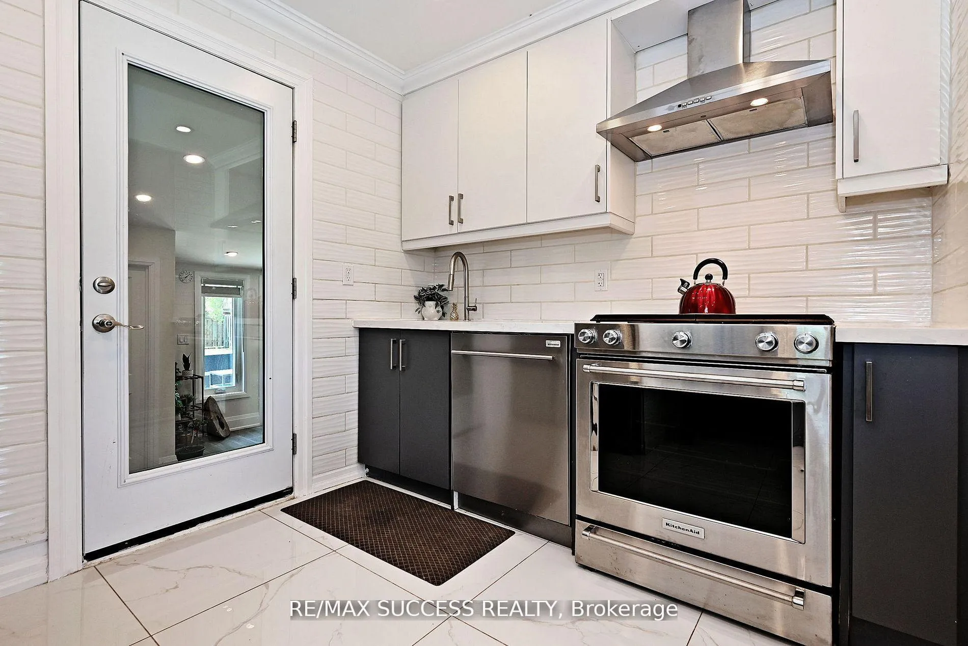 Photo 19 of 492 Sherin Drive, Oakville, West — HOMEH