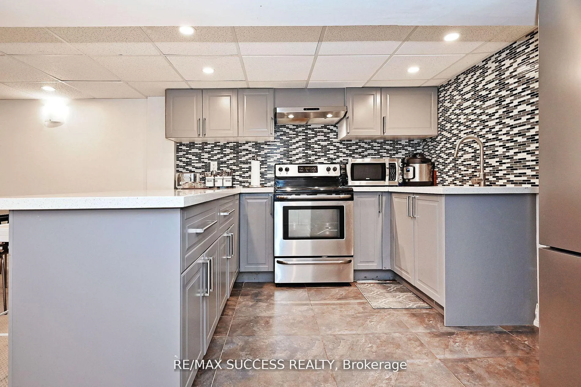 Photo 35 of 492 Sherin Drive, Oakville, West — HOMEH