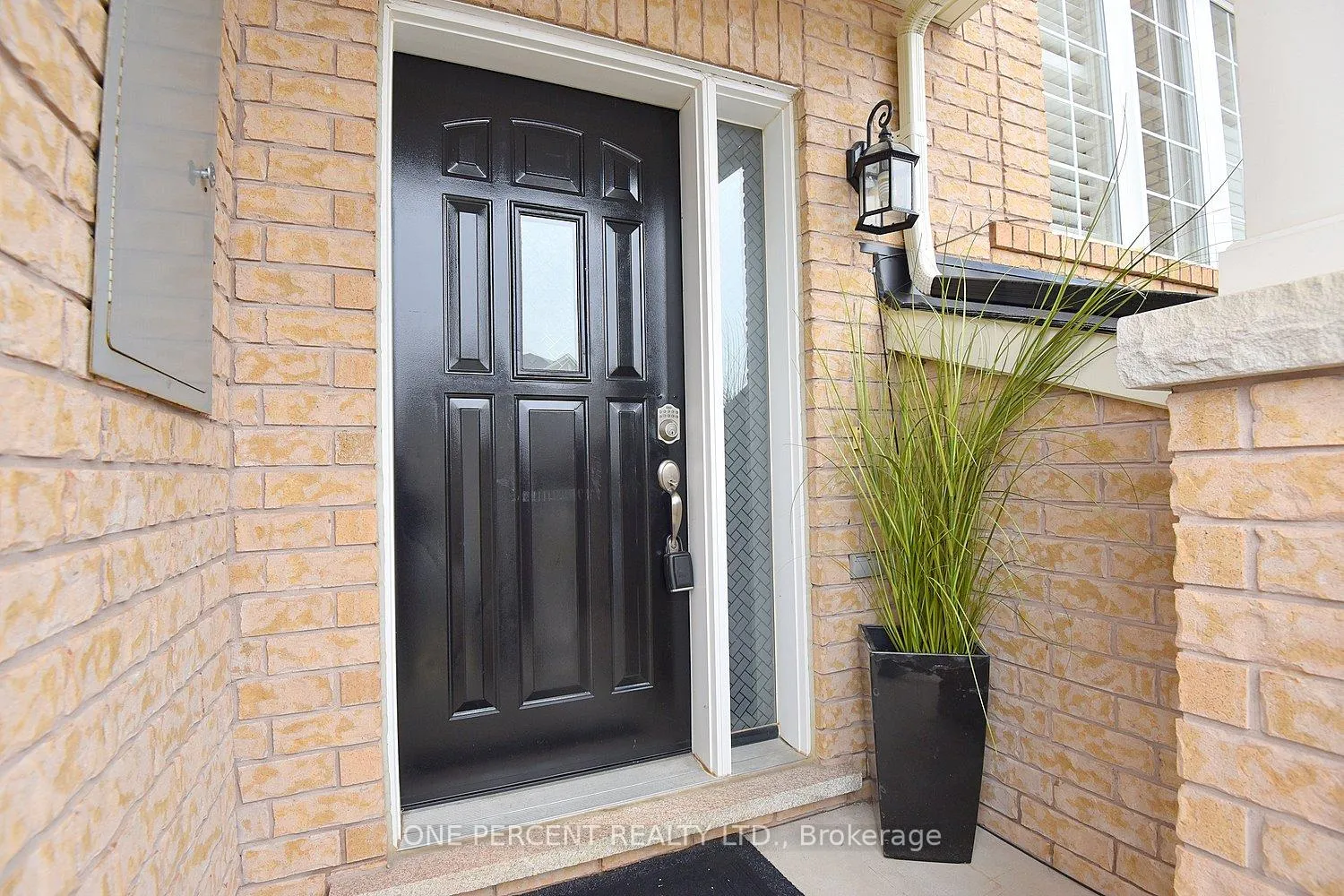 Photo 2 of 13 Emick Drive, Hamilton, Meadowlands — HOMEH