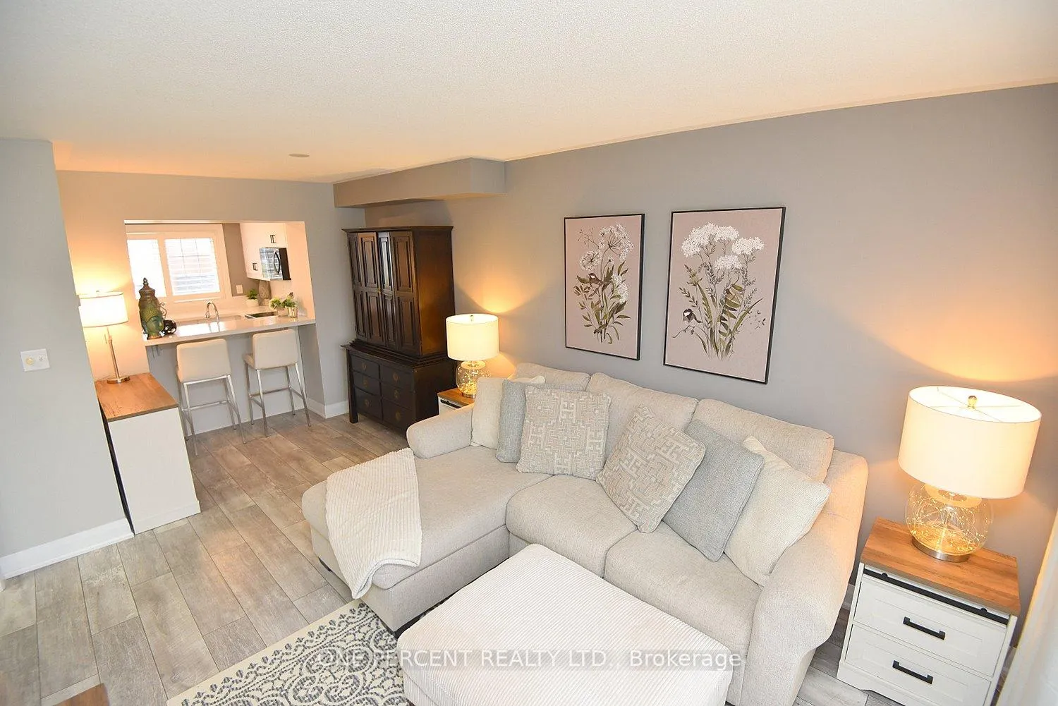 Photo 4 of 13 Emick Drive, Hamilton, Meadowlands — HOMEH