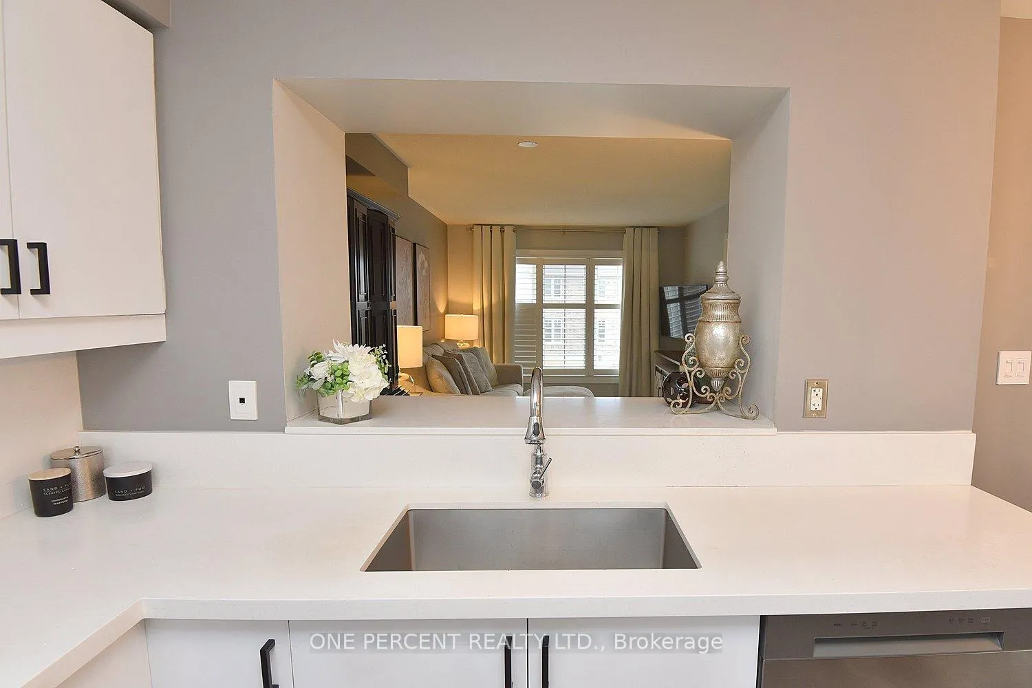 Photo 8 of 13 Emick Drive, Hamilton, Meadowlands — HOMEH