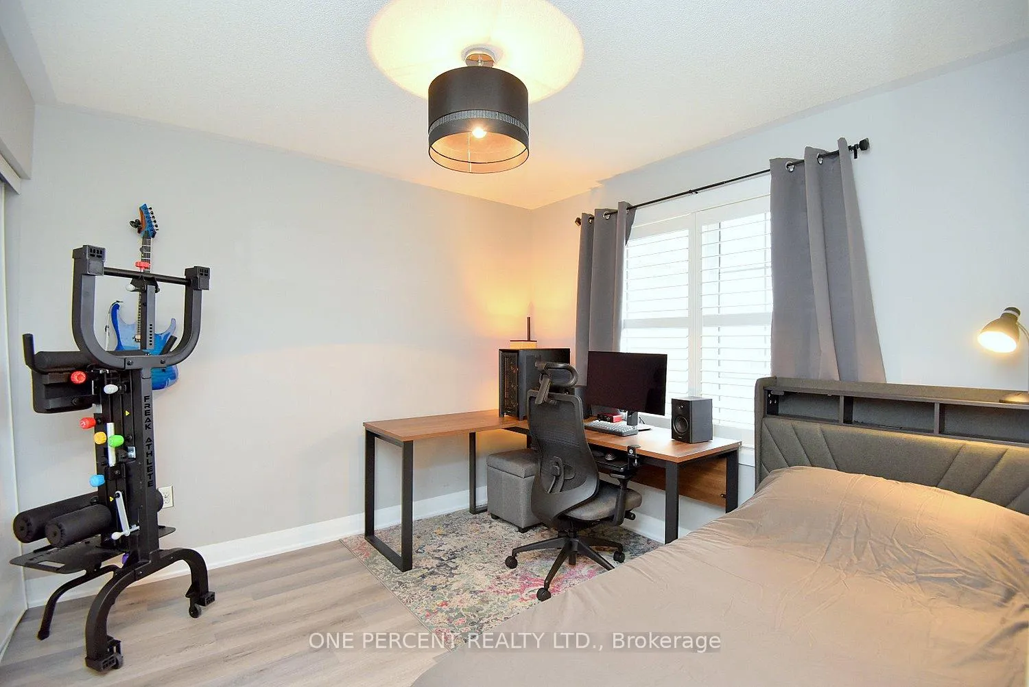 Photo 24 of 13 Emick Drive, Hamilton, Meadowlands — HOMEH