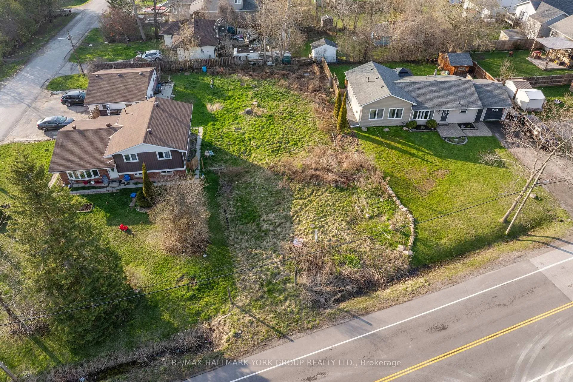 Photo 4 of 970 Metro Road N, Georgina, Historic Lakeshore Communities — HOMEH