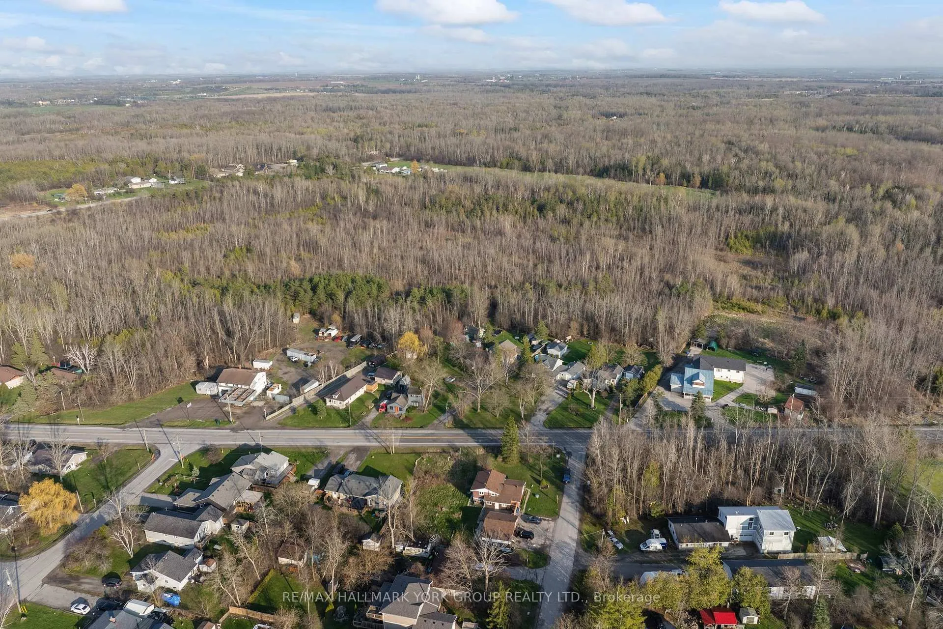 Photo 9 of 970 Metro Road N, Georgina, Historic Lakeshore Communities — HOMEH