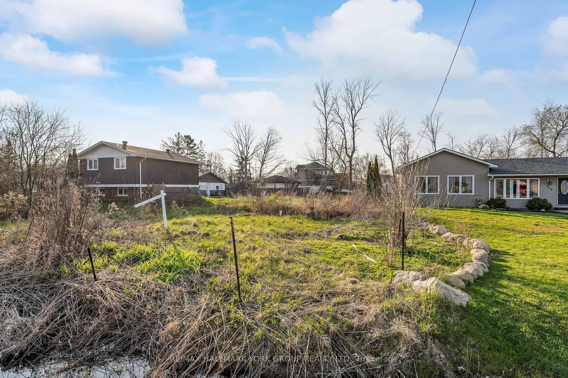 Photo 12 of 970 Metro Road N, Georgina, Historic Lakeshore Communities — HOMEH