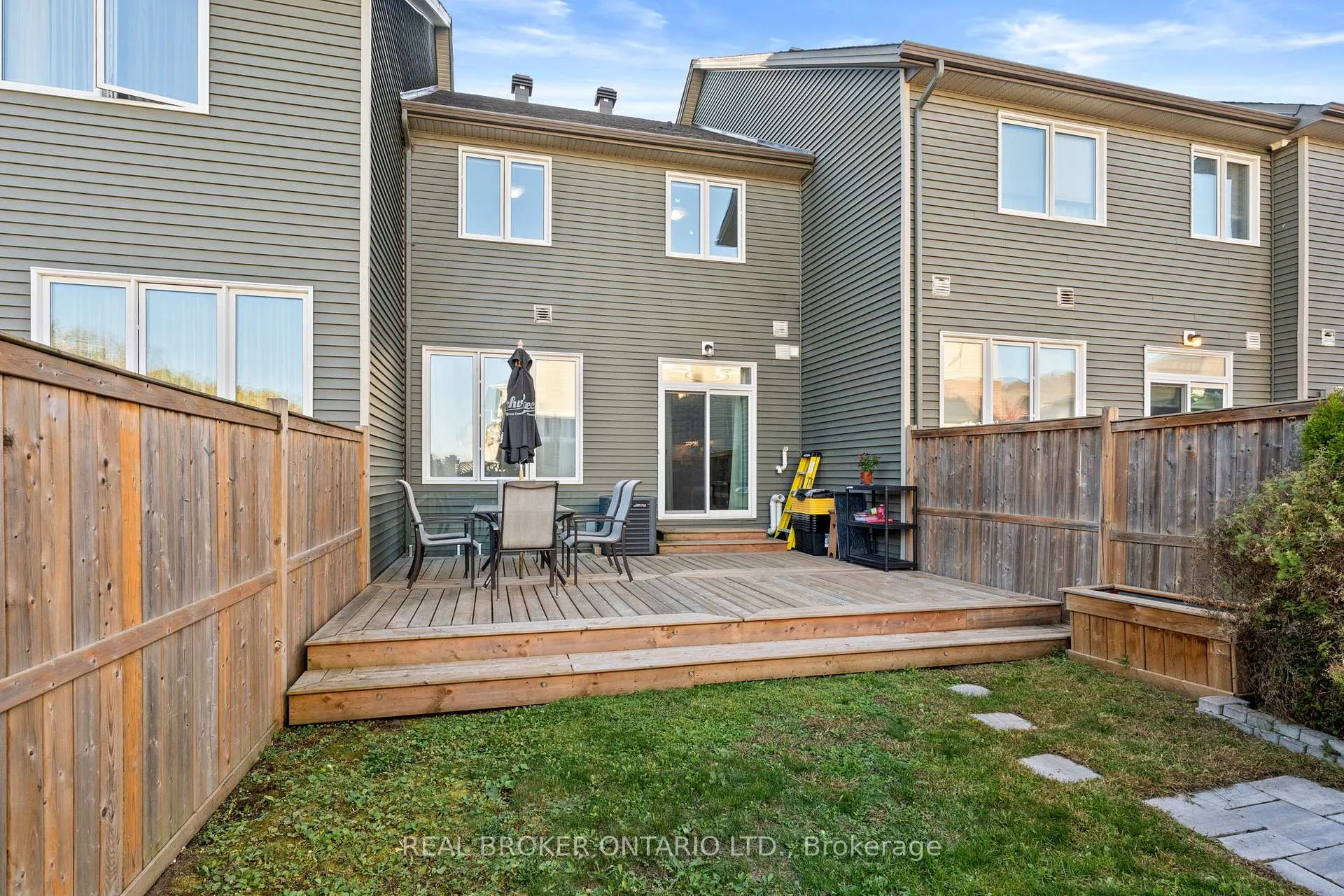 Photo 35 of 792 Cedar Creek Drive, Ottawa, Blossom Park/Kemp Park/Findlay Creek — HOMEH