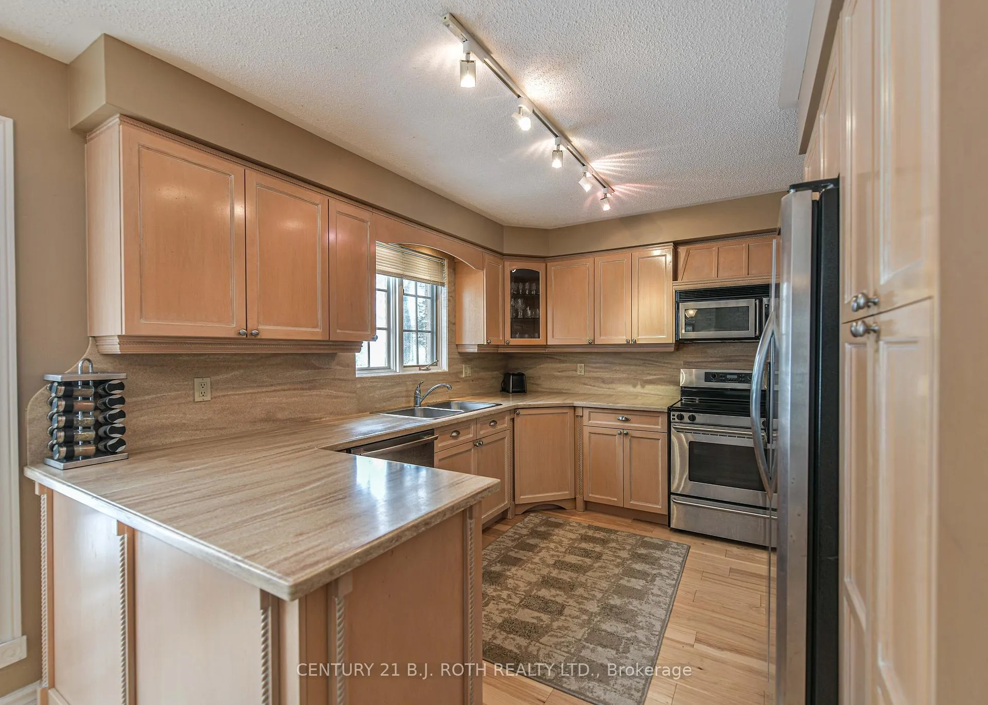 Photo 9 of 698 Broadview Avenue, Orillia — HOMEH