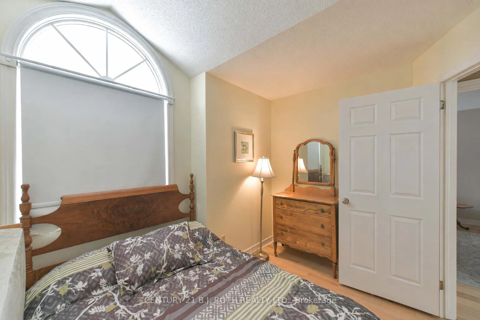 Photo 20 of 698 Broadview Avenue, Orillia — HOMEH