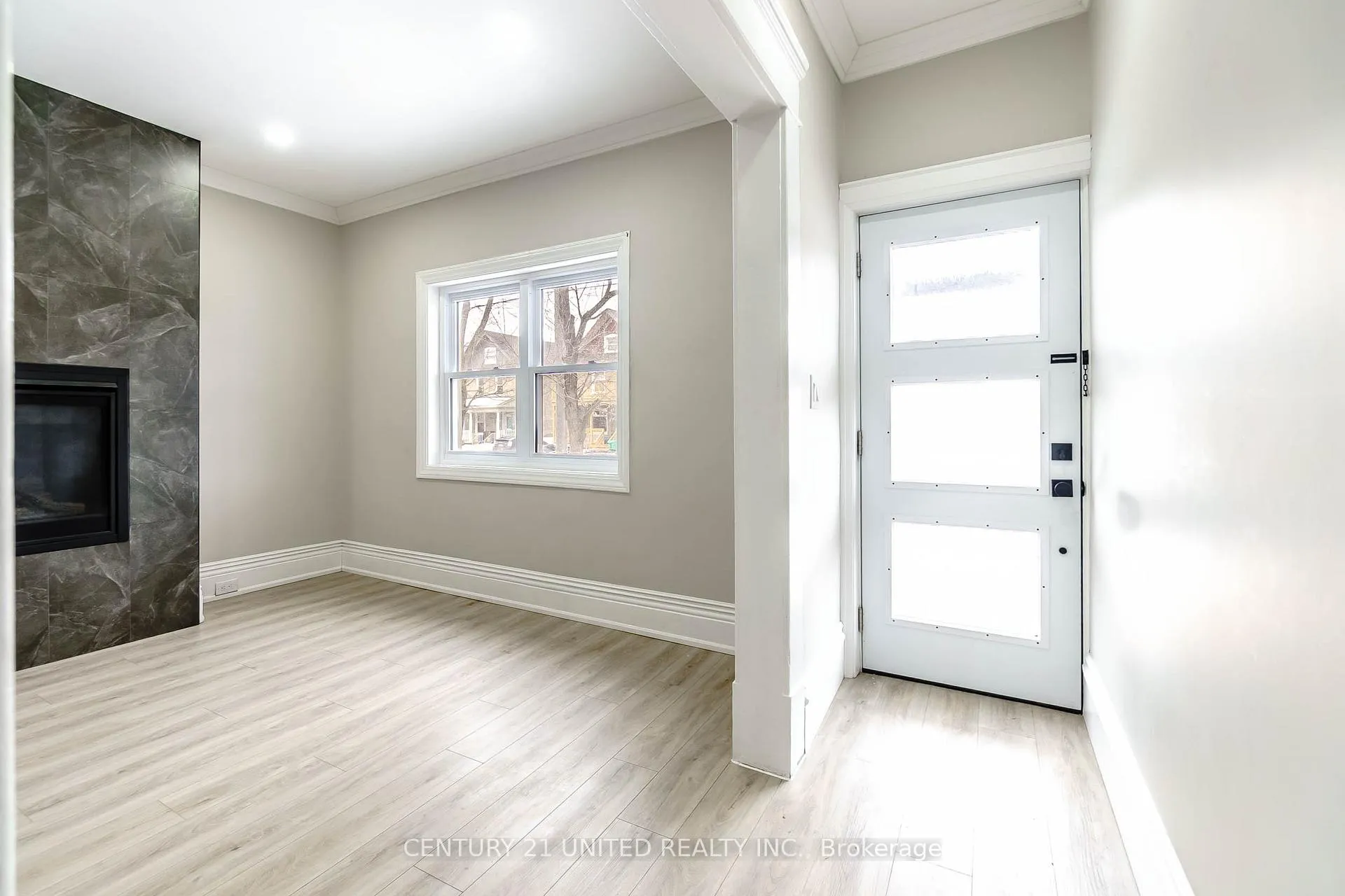 Photo 5 of 218 Park Street N, Peterborough, Town Ward 3 — HOMEH