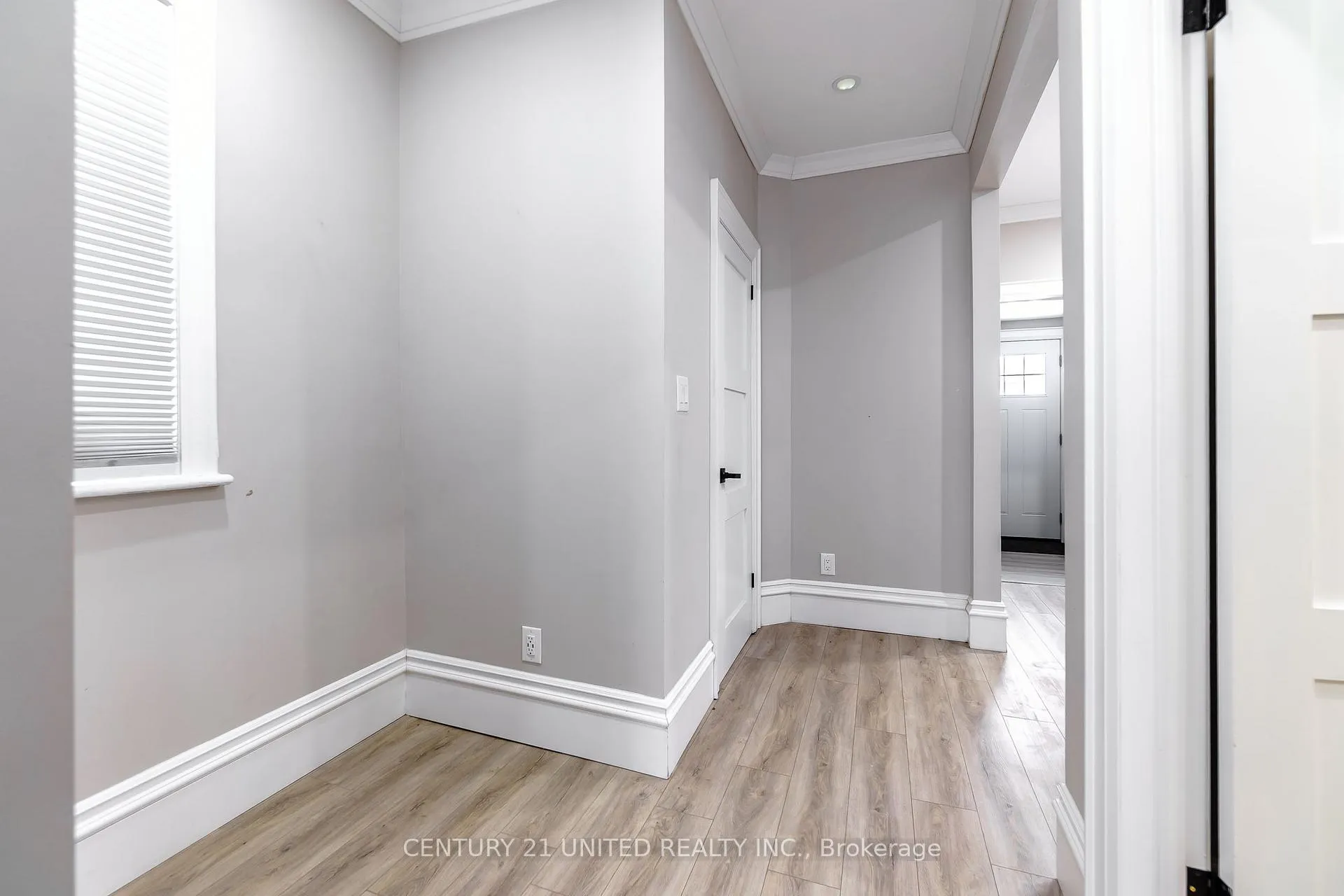Photo 9 of 218 Park Street N, Peterborough, Town Ward 3 — HOMEH