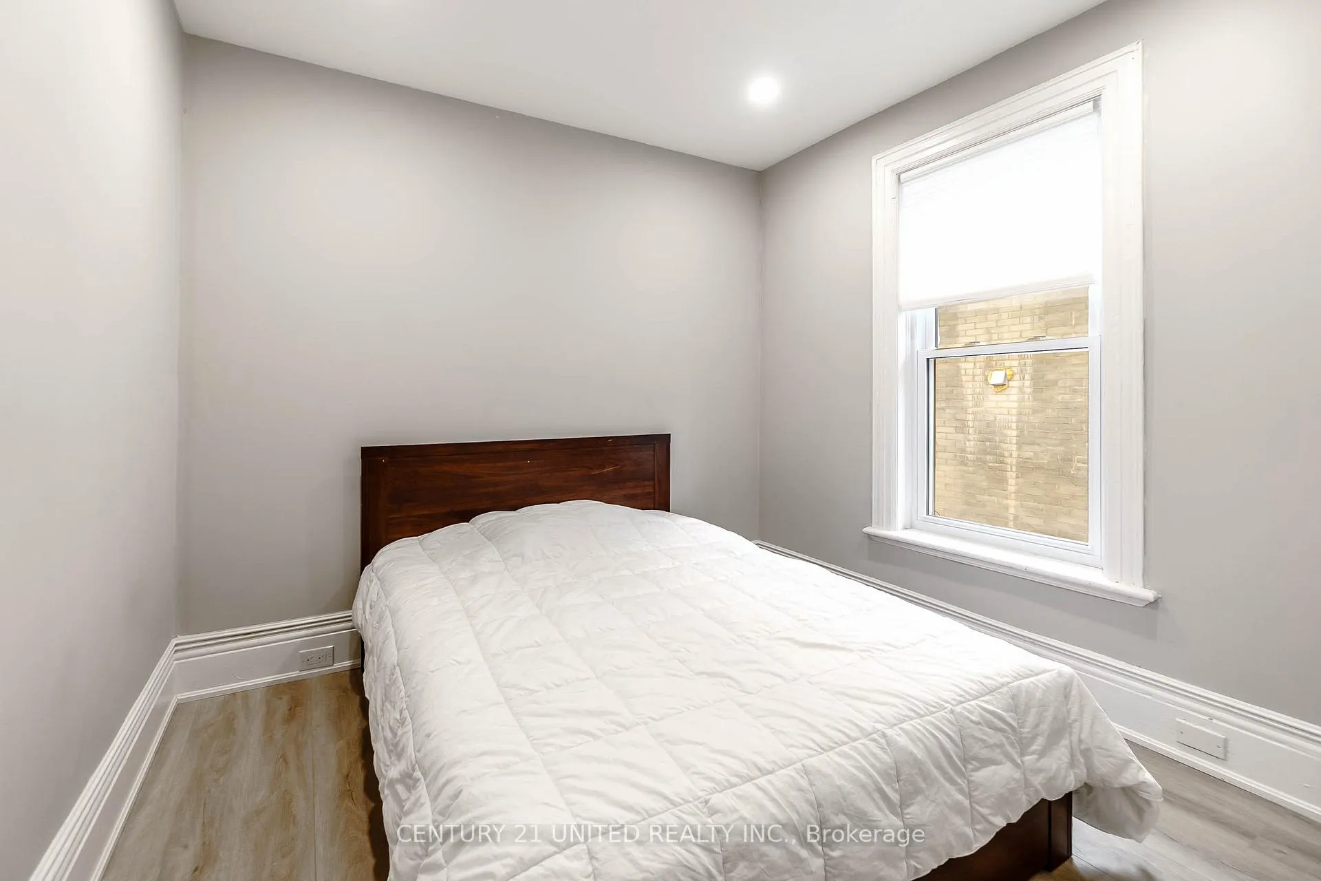 Photo 36 of 218 Park Street N, Peterborough, Town Ward 3 — HOMEH