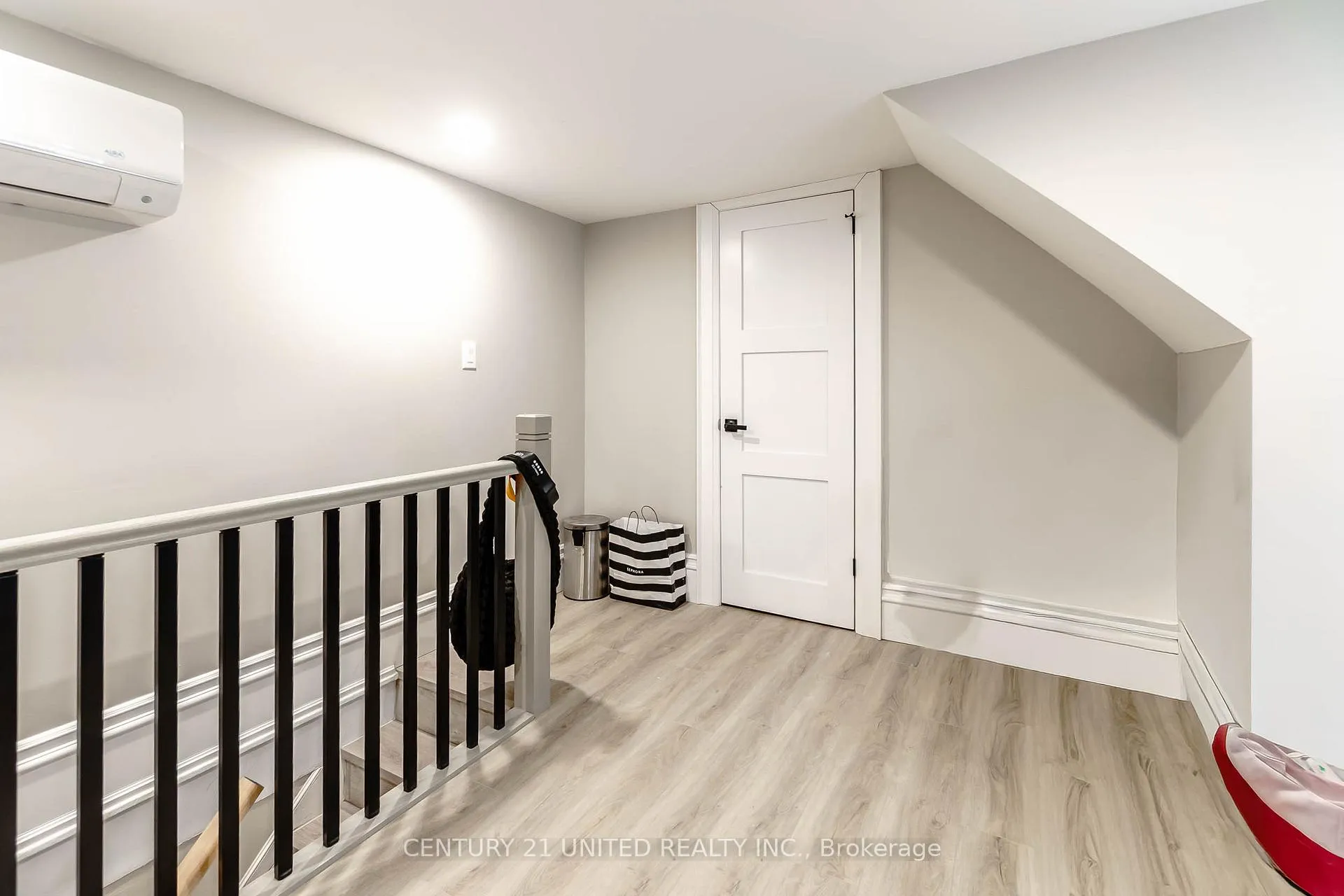 Photo 40 of 218 Park Street N, Peterborough, Town Ward 3 — HOMEH