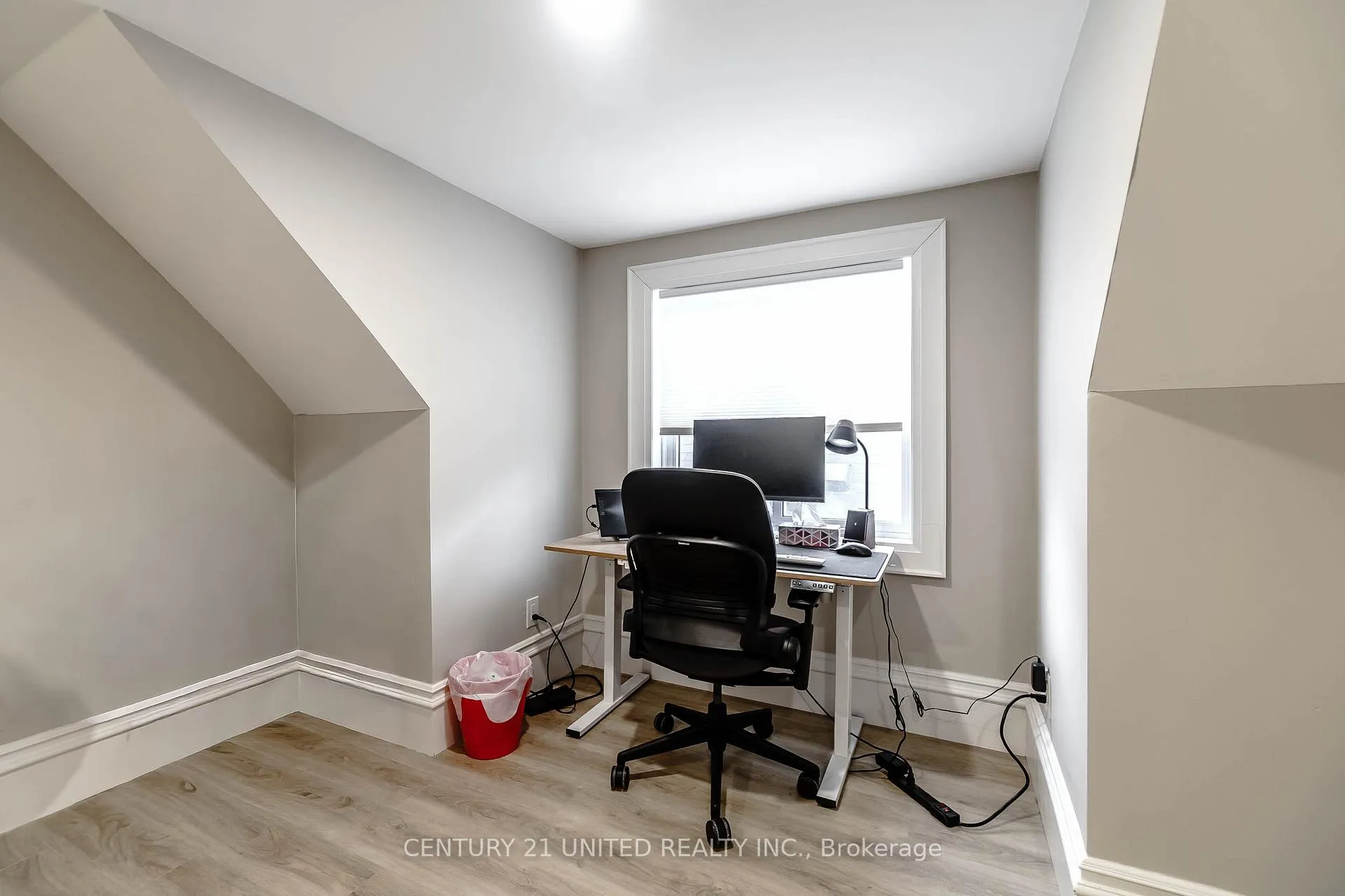 Photo 41 of 218 Park Street N, Peterborough, Town Ward 3 — HOMEH