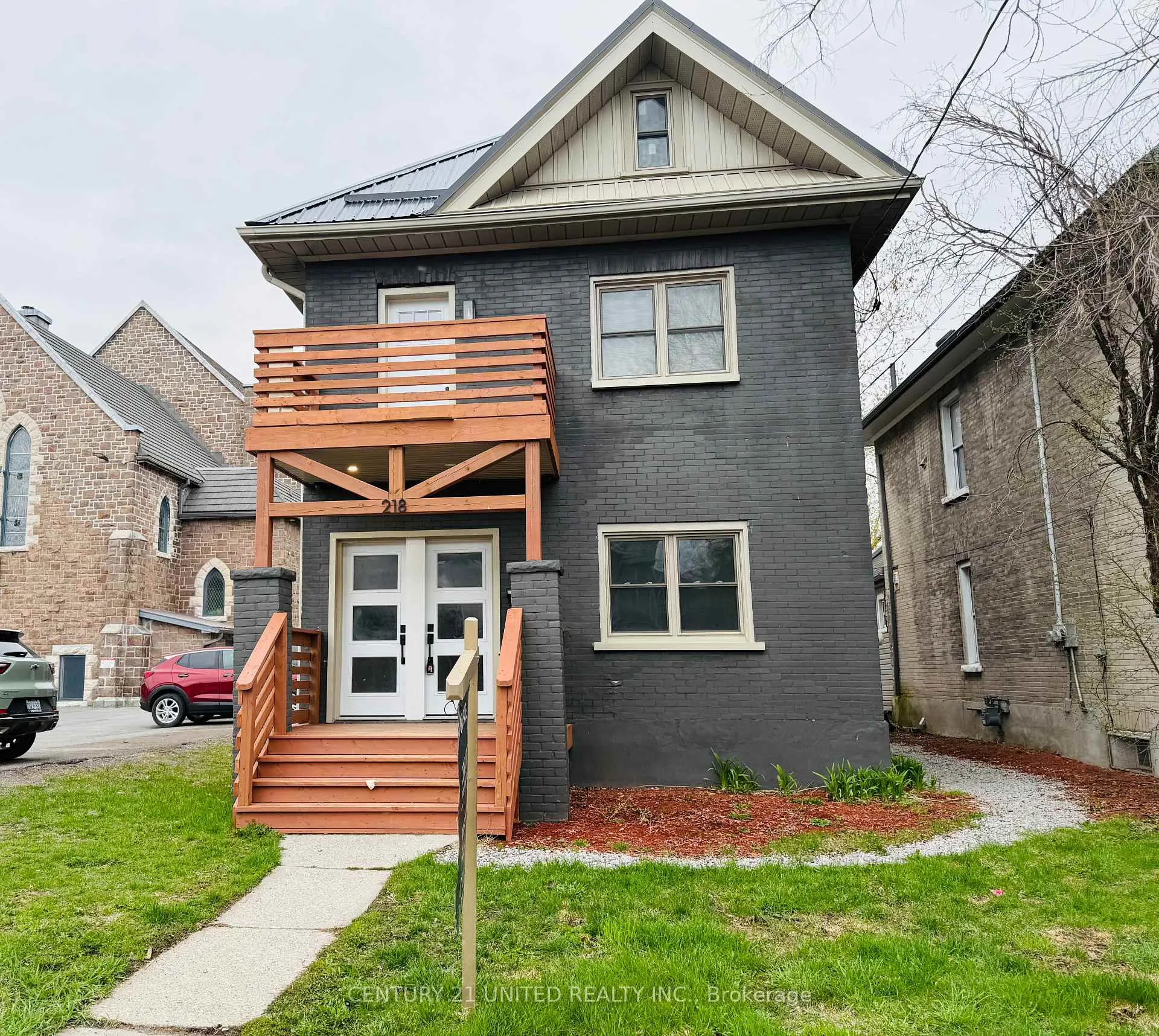 Photo 47 of 218 Park Street N, Peterborough, Town Ward 3 — HOMEH