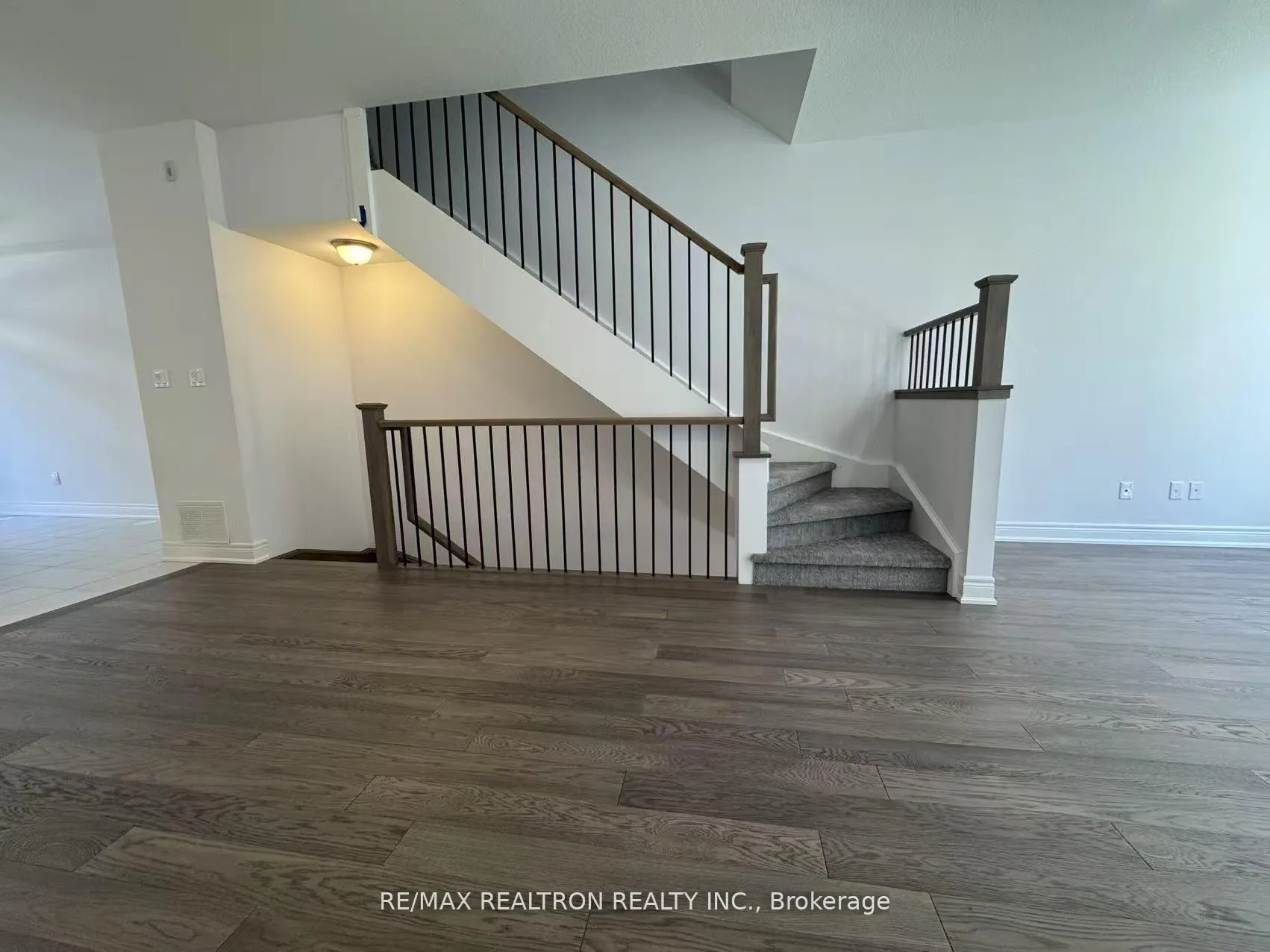 Photo 3 of Unit 39, 260 Melody Common, Oakville, River Oaks — HOMEH
