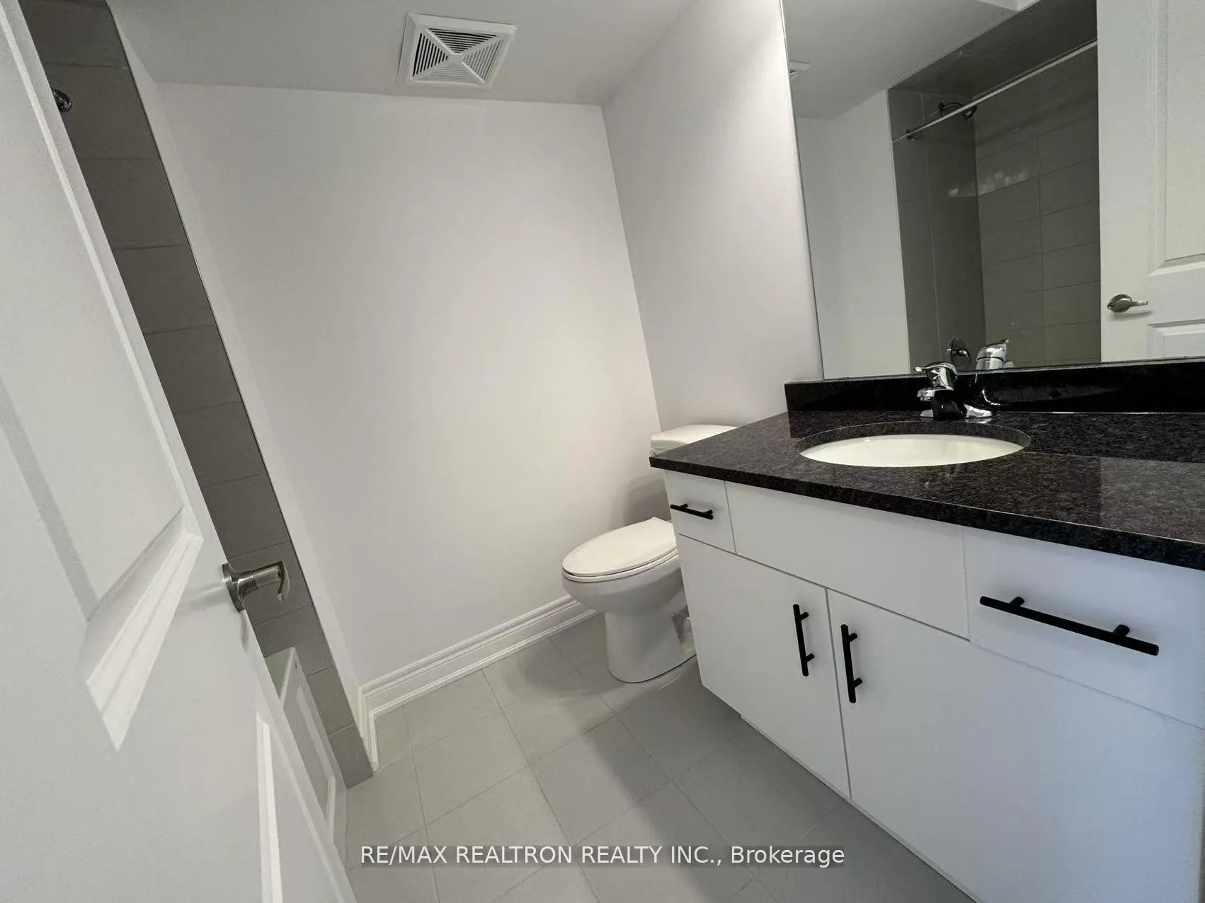 Photo 7 of Unit 39, 260 Melody Common, Oakville, River Oaks — HOMEH