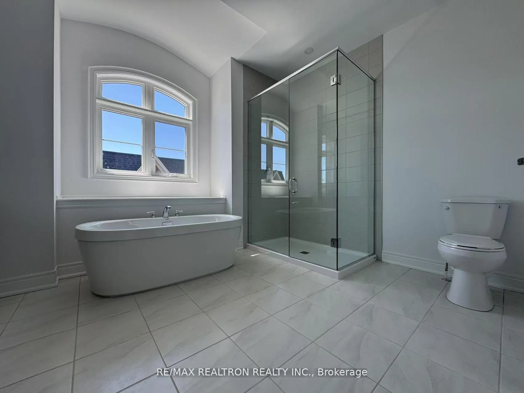 Photo 11 of Unit 39, 260 Melody Common, Oakville, River Oaks — HOMEH