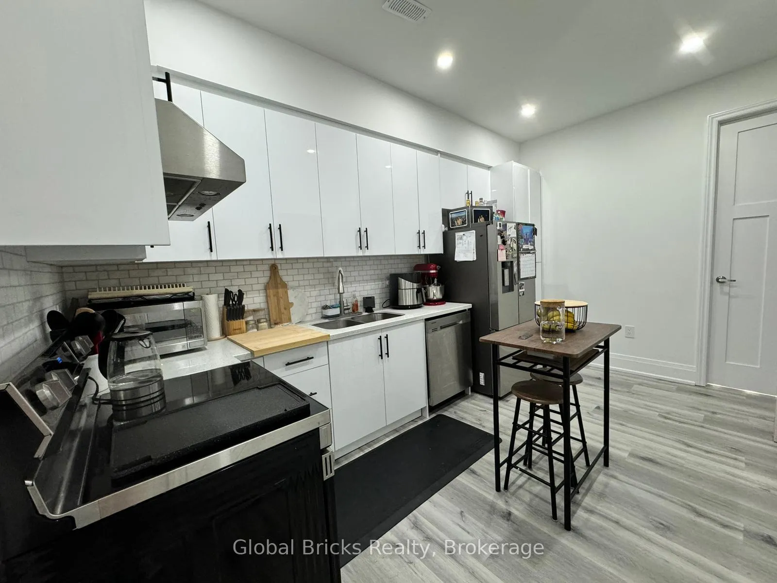 Photo 17 of 275 Hinton Terrace, Milton, Ford — HOMEH